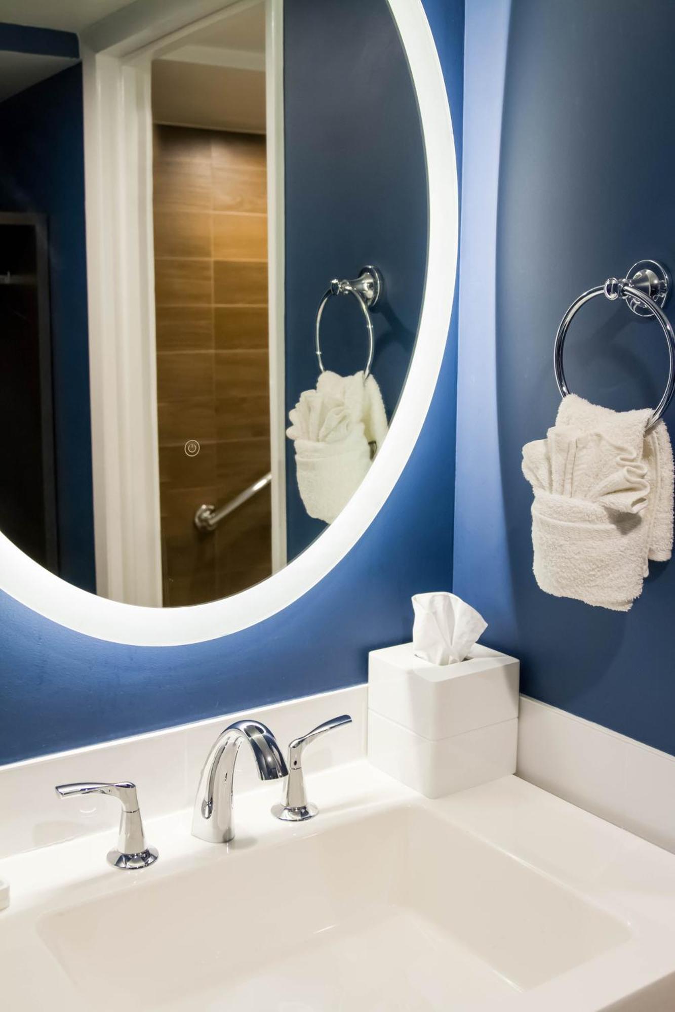 2 Queensize Bedden en Uitzicht op Resort
