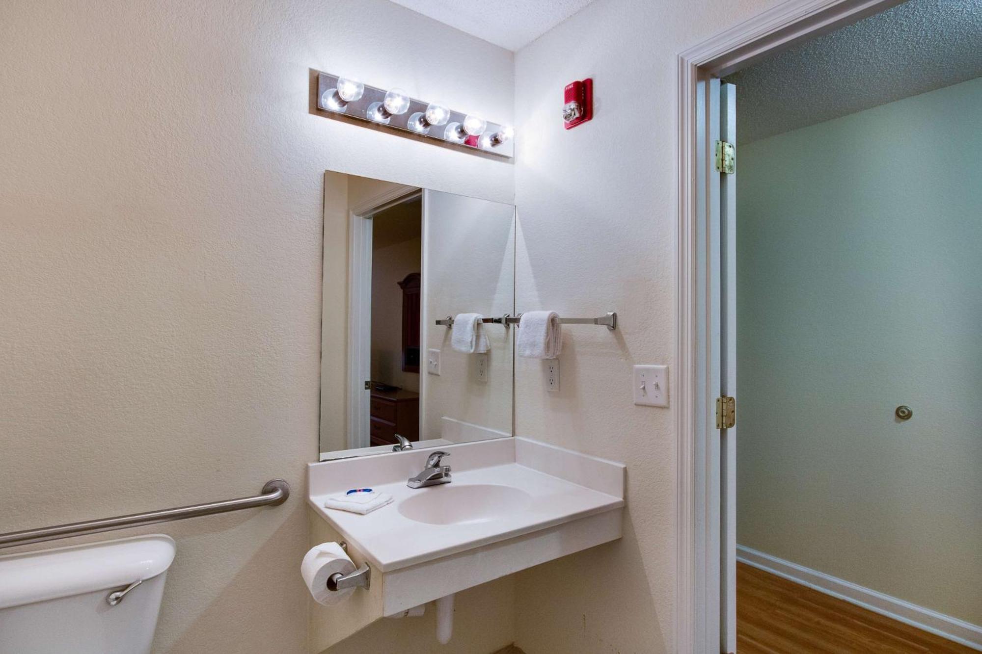 King Room Disability Access Non-Smoking