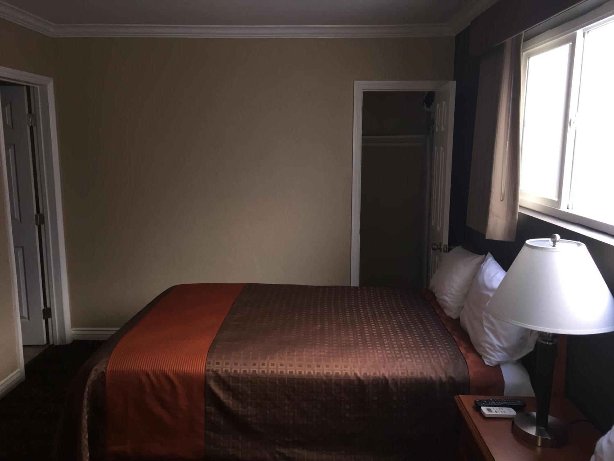 Deluxe Family Suite