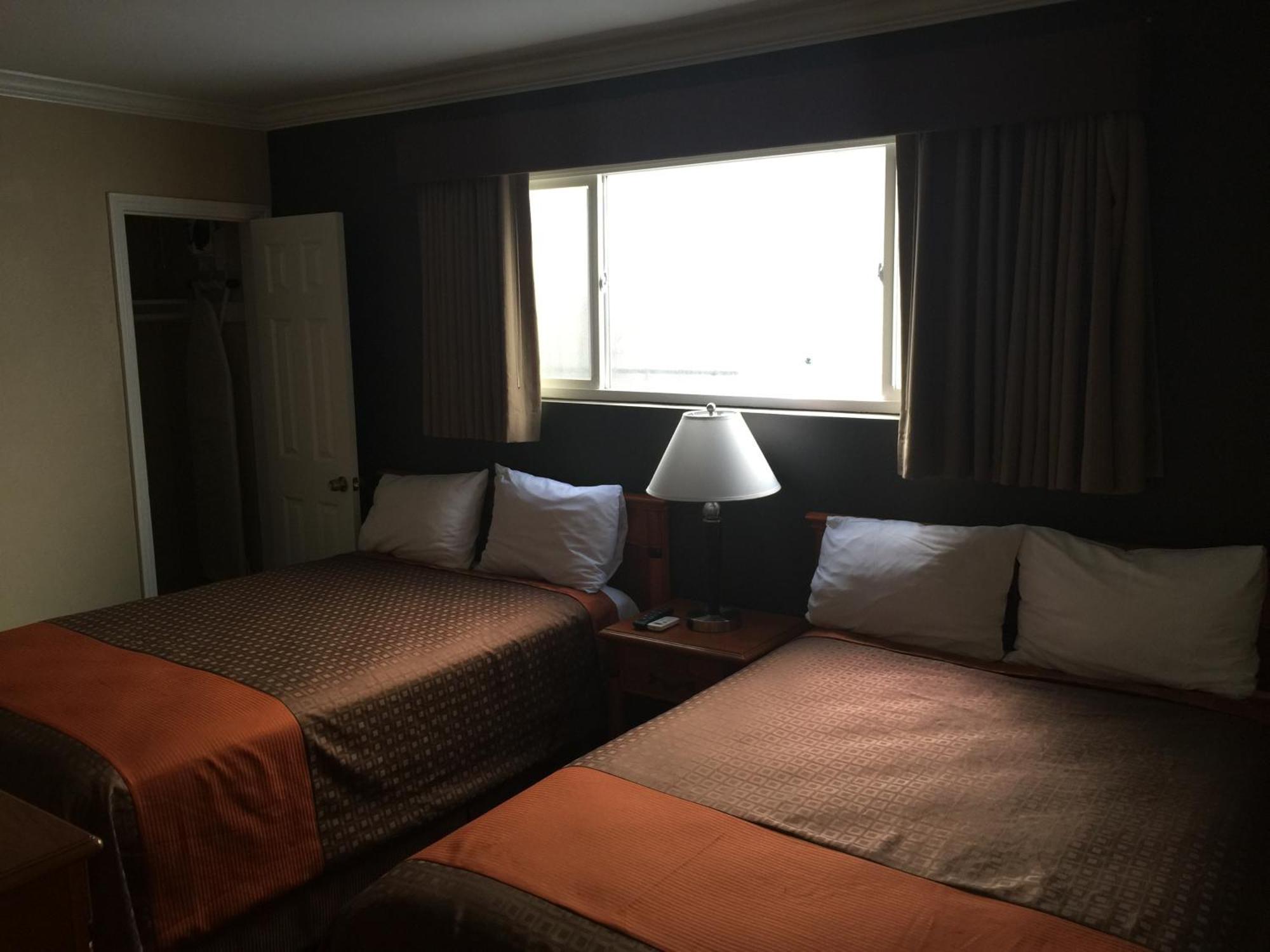 Deluxe Family Suite