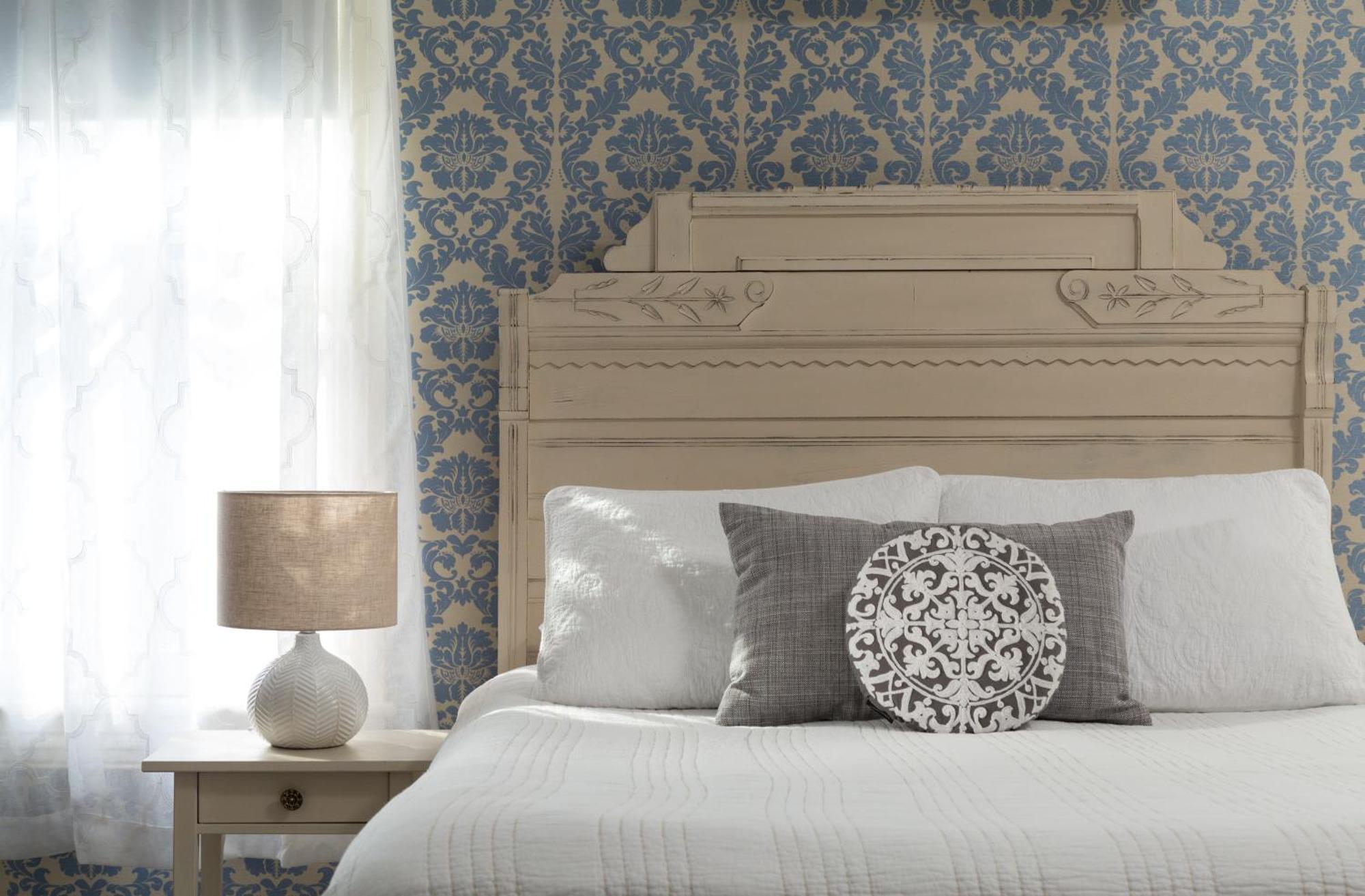 Queen Room,1552949824:JPEG