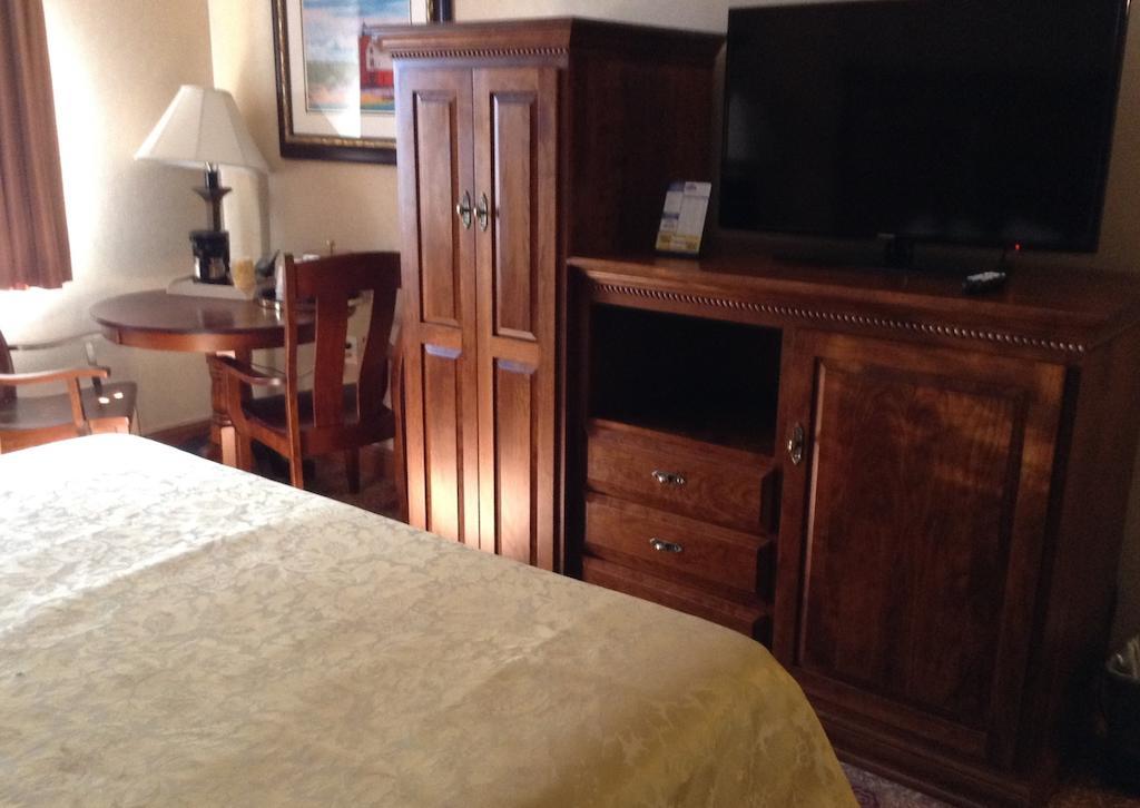 Queen Room