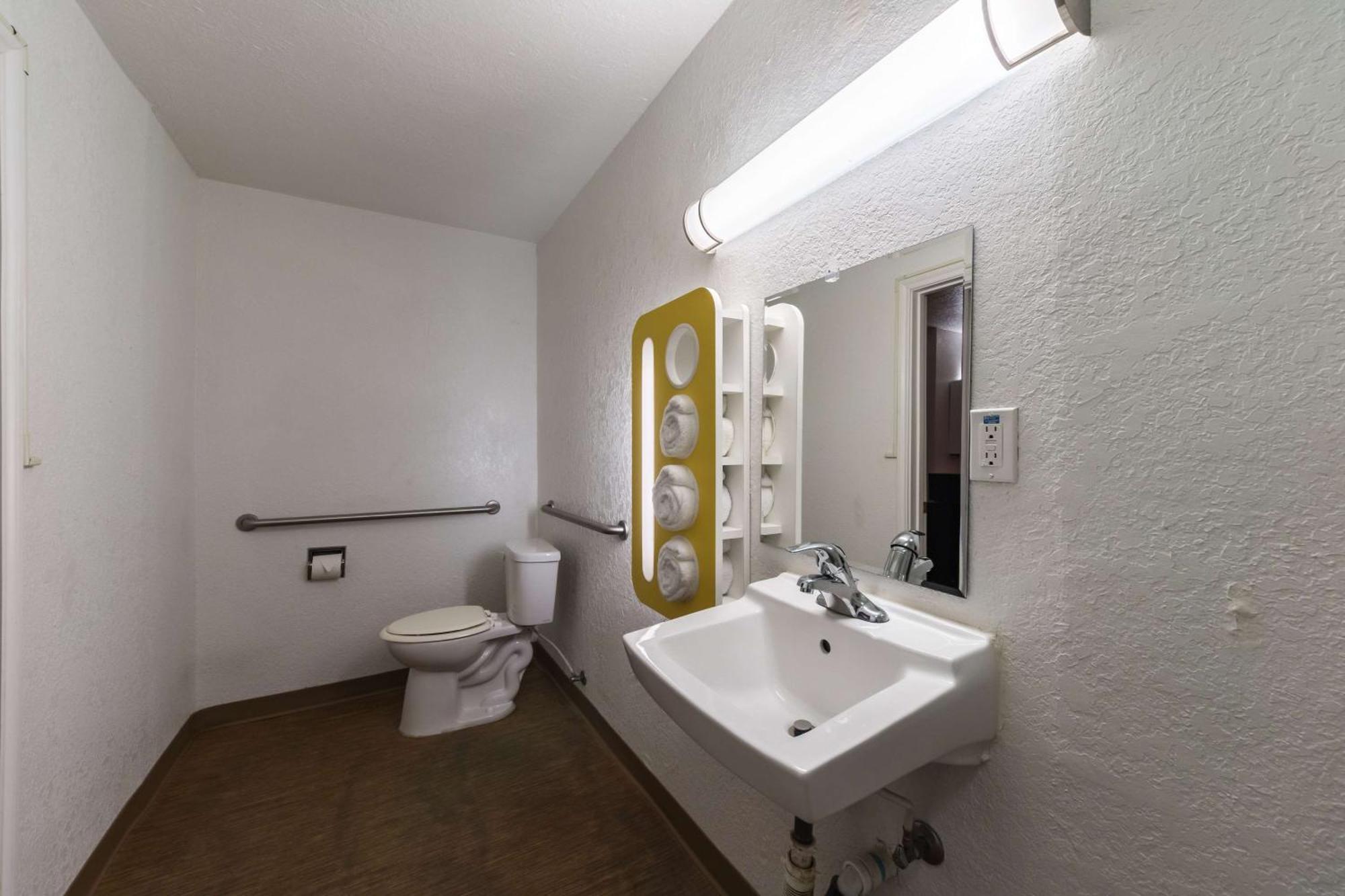 King Room Disability Access Non-Smoking