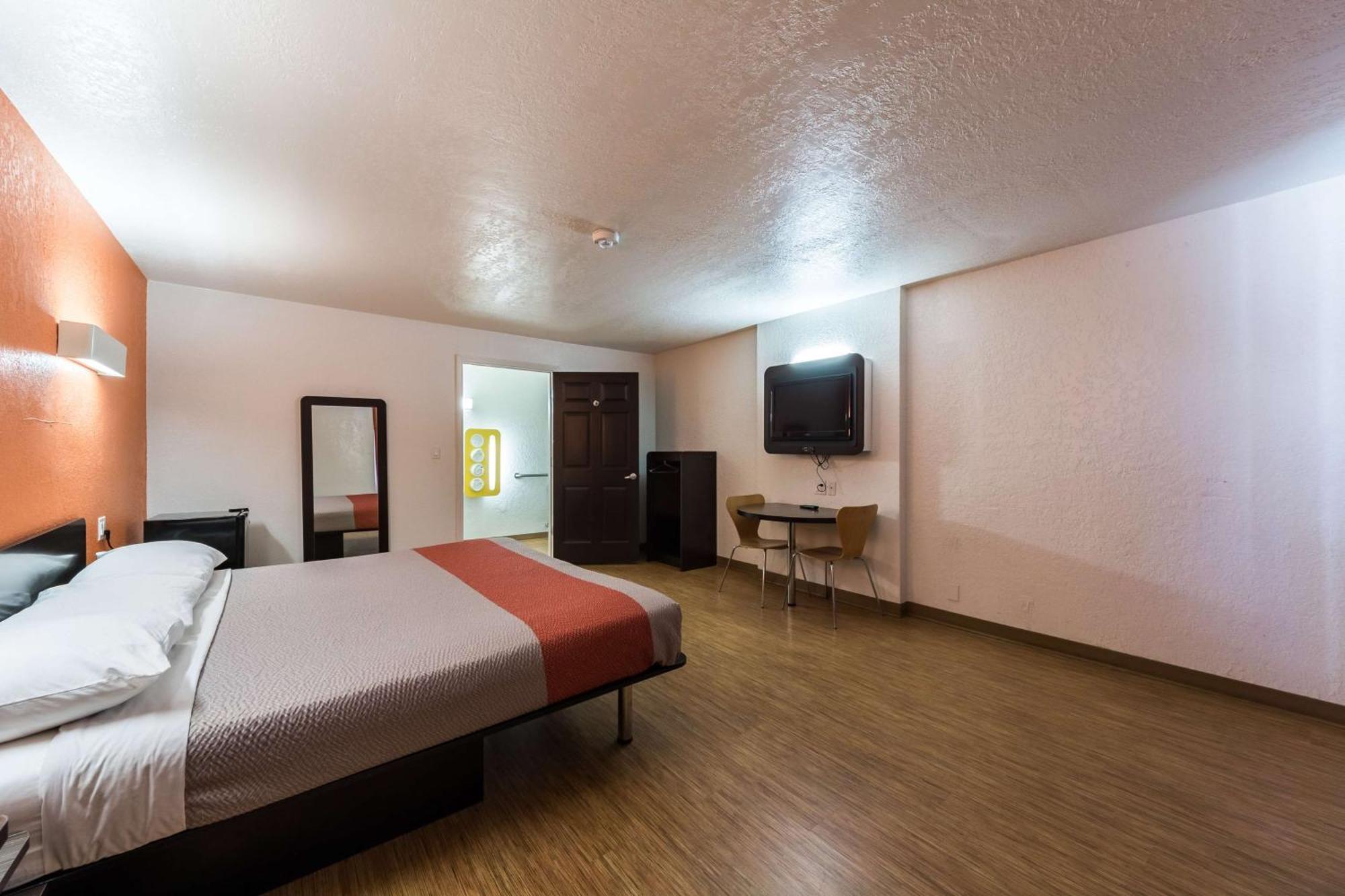 King Room Non-Smoking
