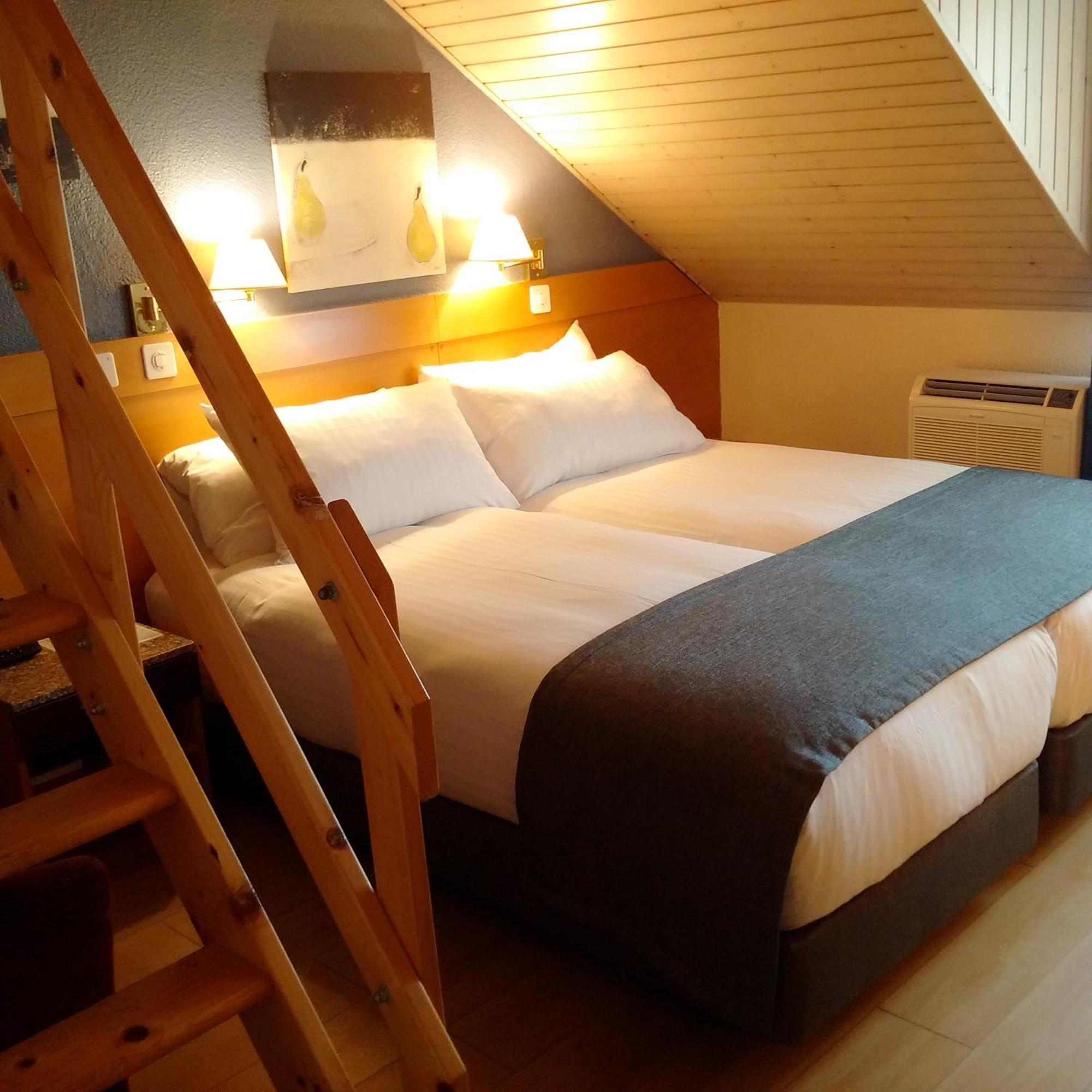 Superior Triple Room,691342209:JPEG