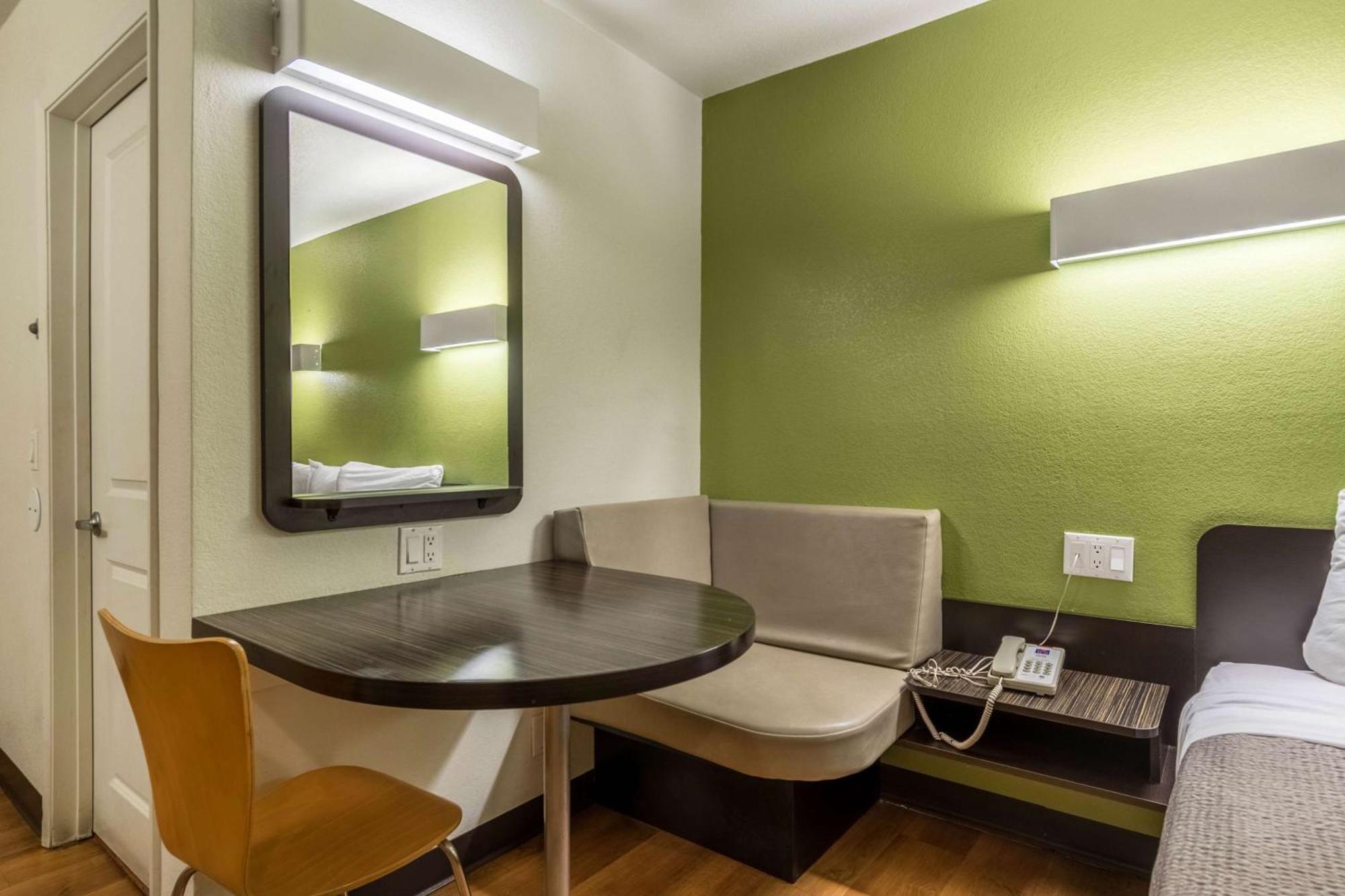 King Room Non-Smoking