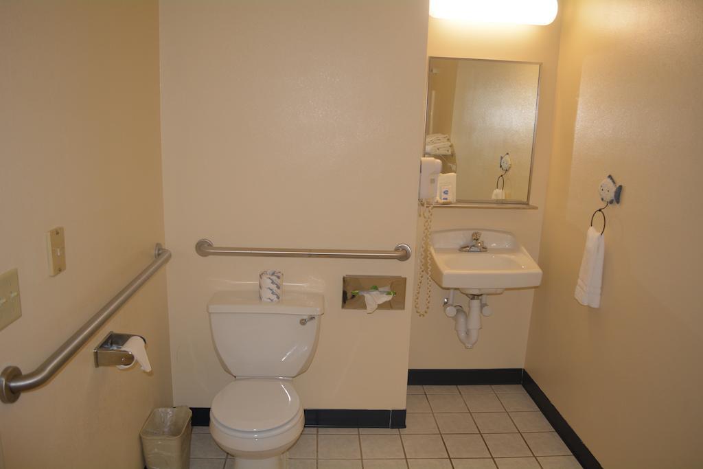 Queen Room Disability Access or Non-Smoking