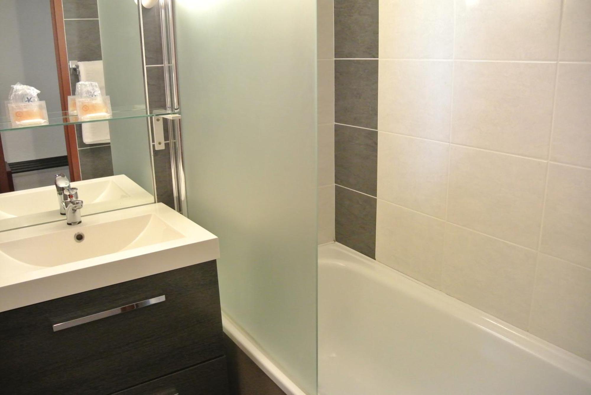 Chambres Communicantes (2 Adultes + 4 Enfants)