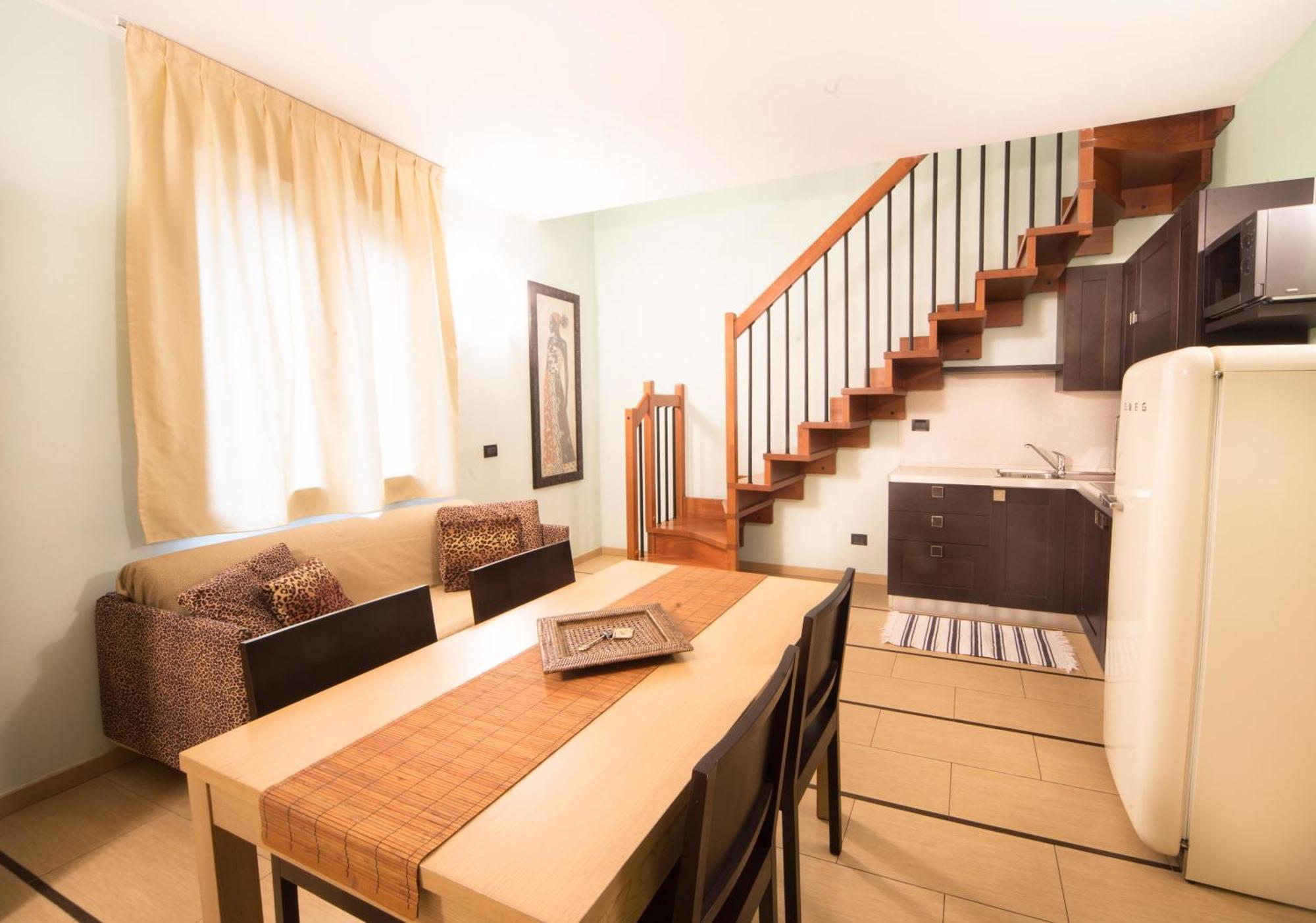 One-Bedroom Apartment Balcony Split Level