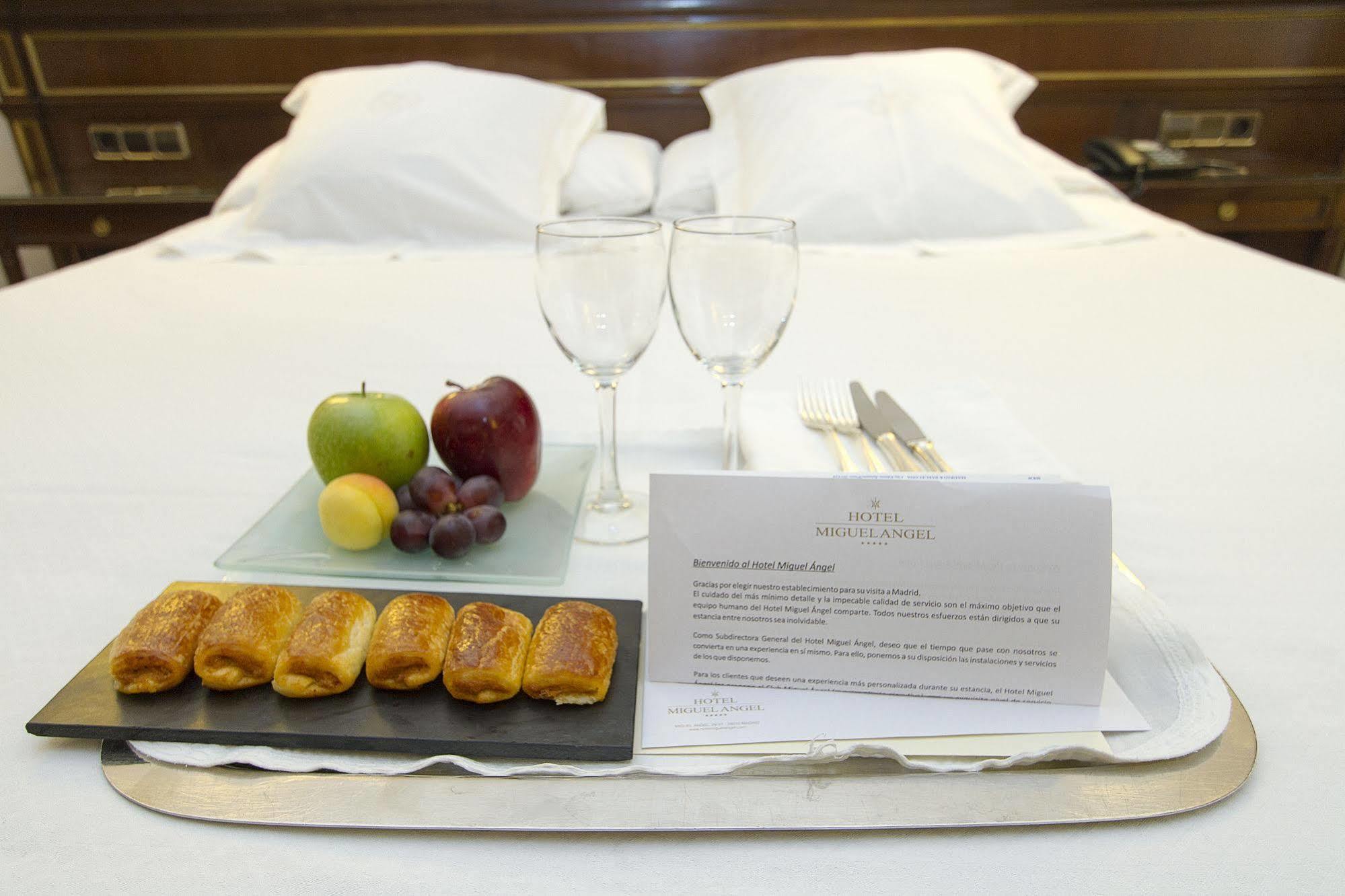 Royal Premium Jacuzzi Room