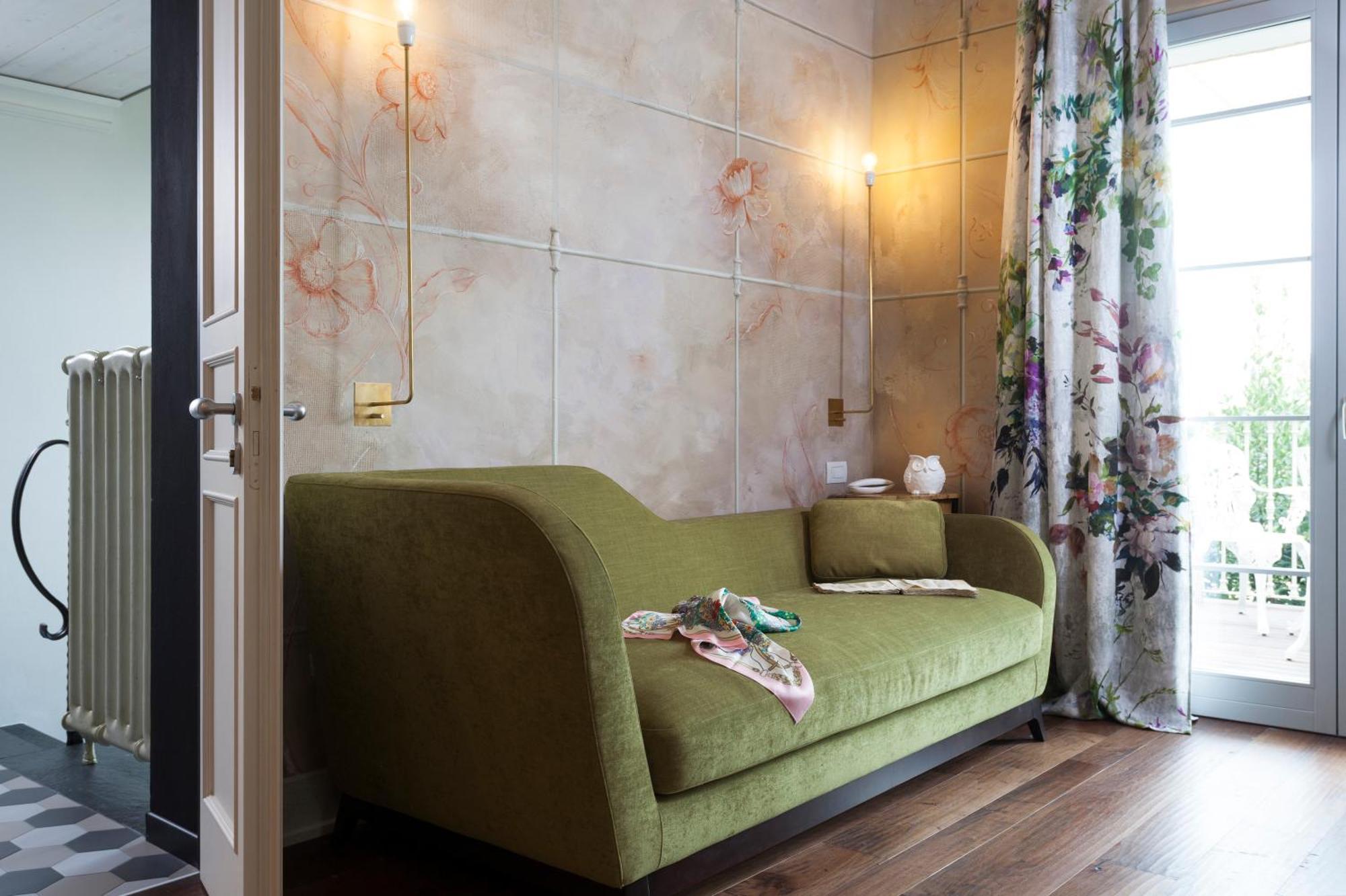 Junior Suite Lei
