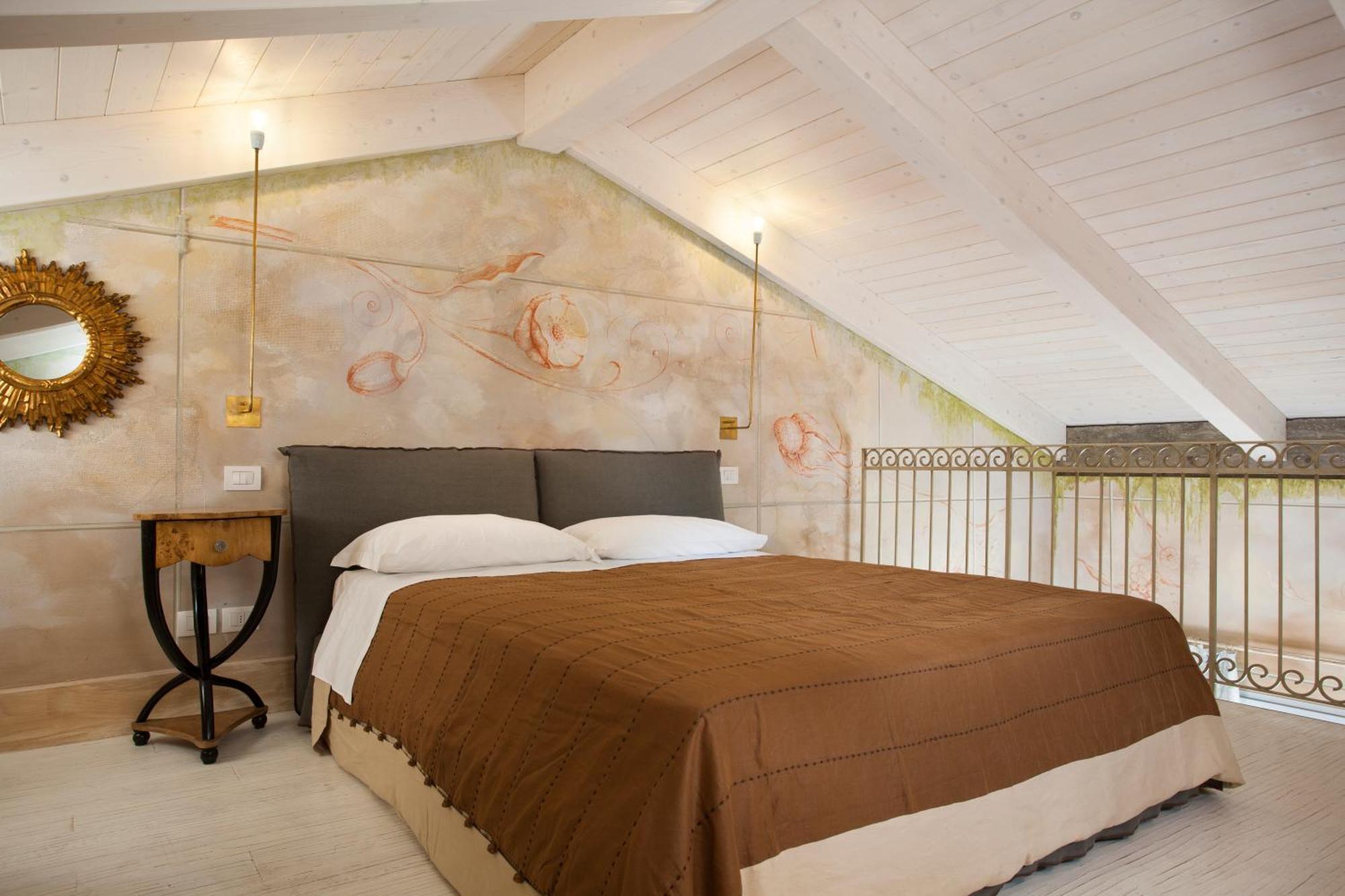 Junior Suite Lei