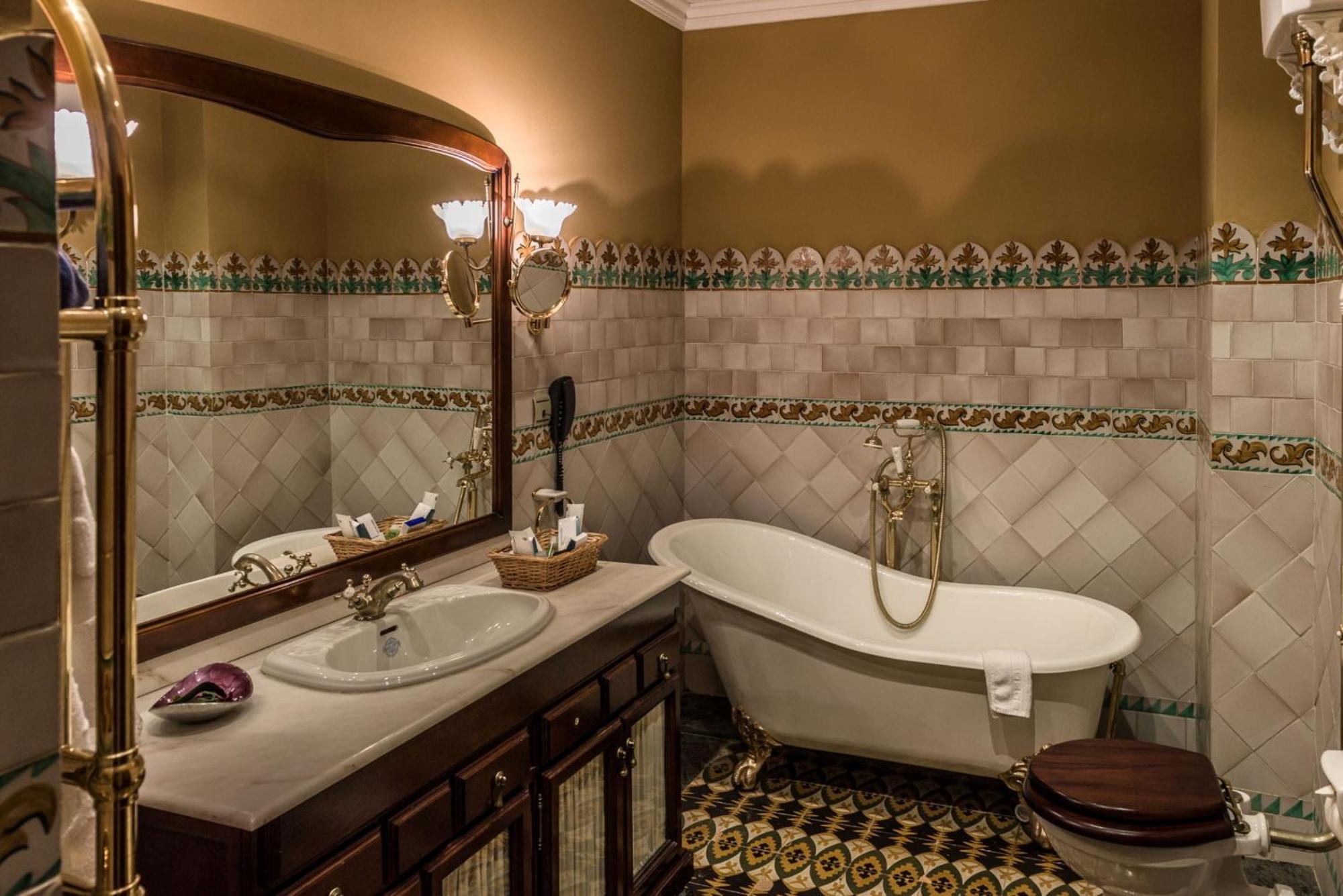 Double Room Bath,1771818900:JPEG