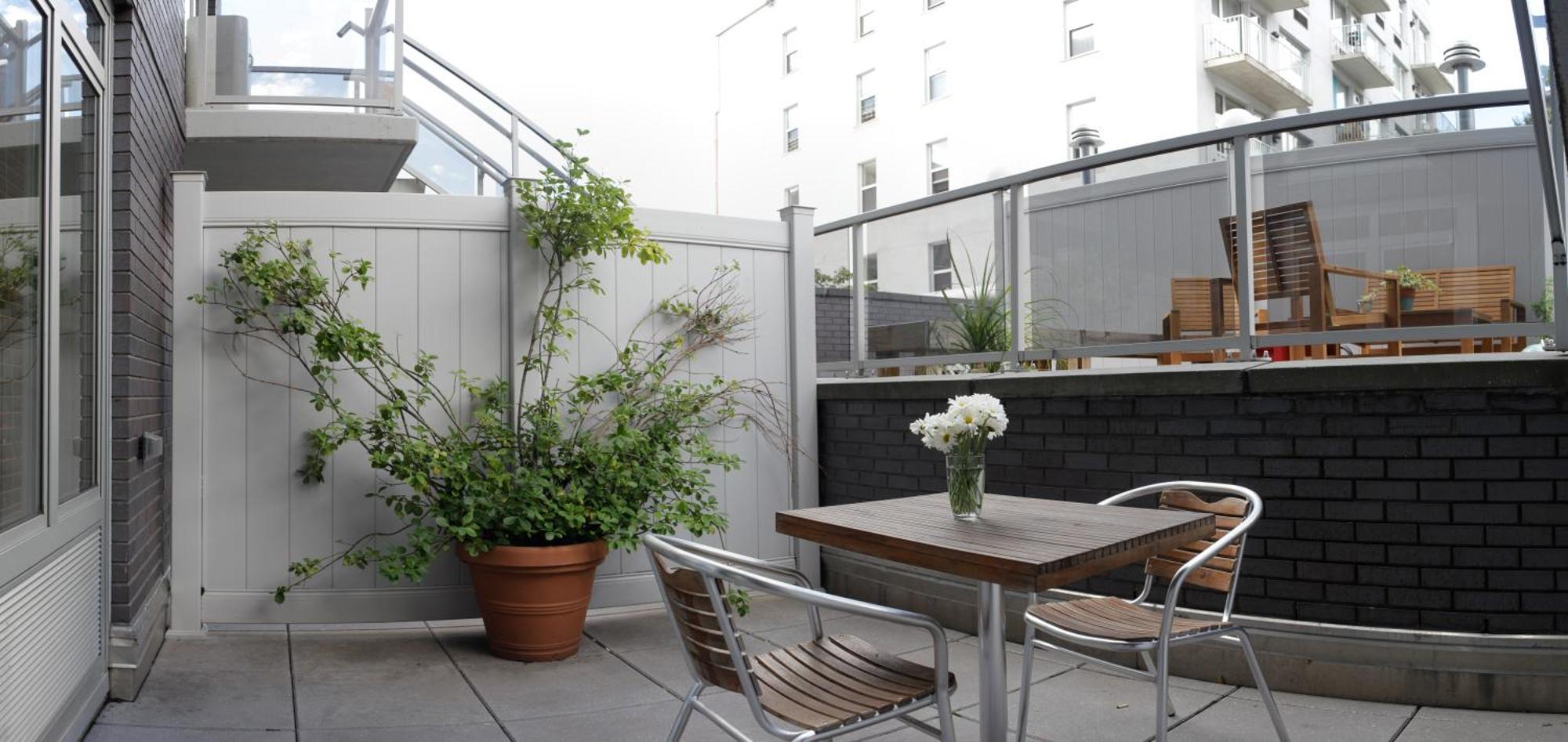 Queen Studio Patio