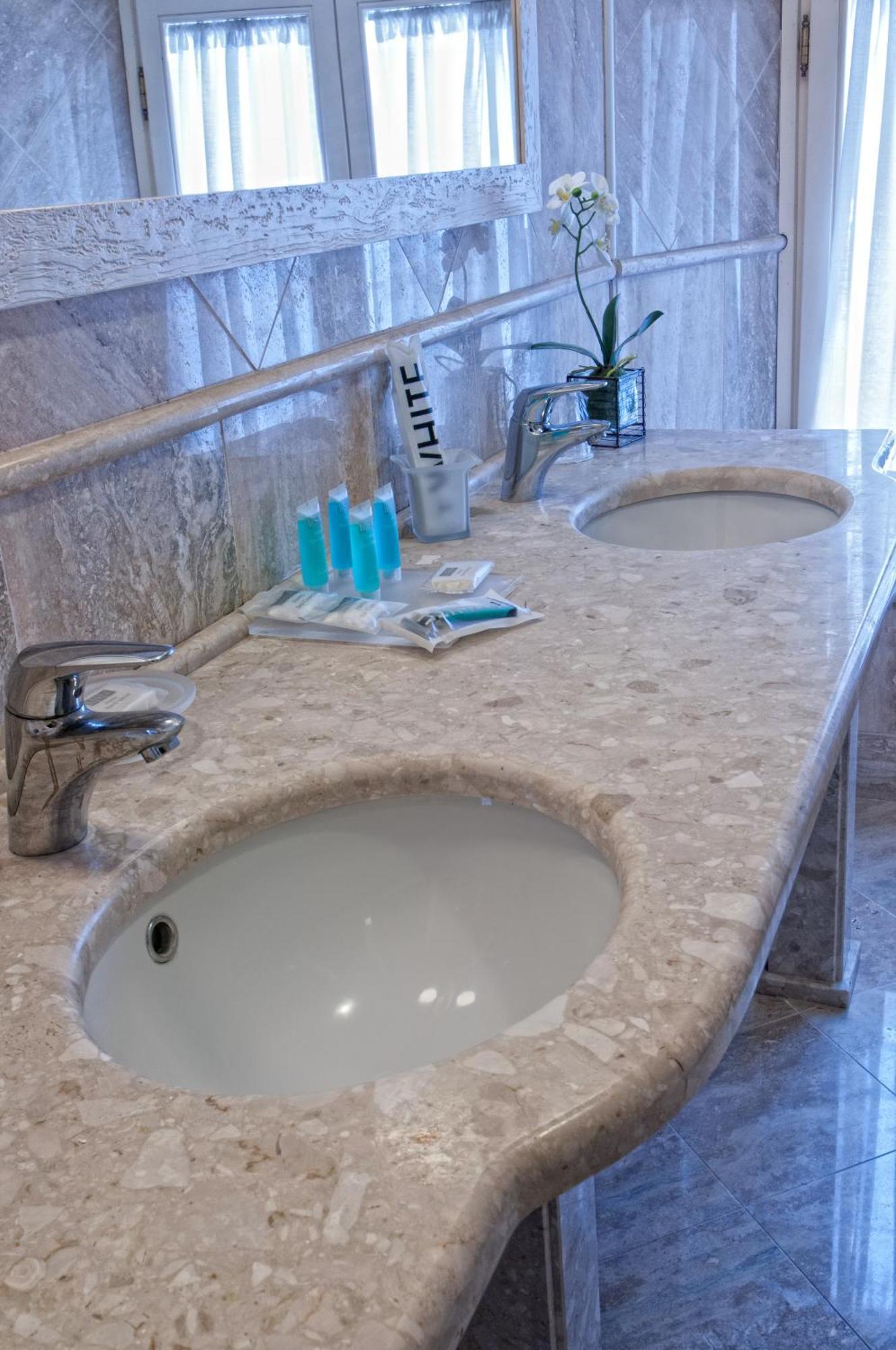 Double Room,1216348993:JPEG