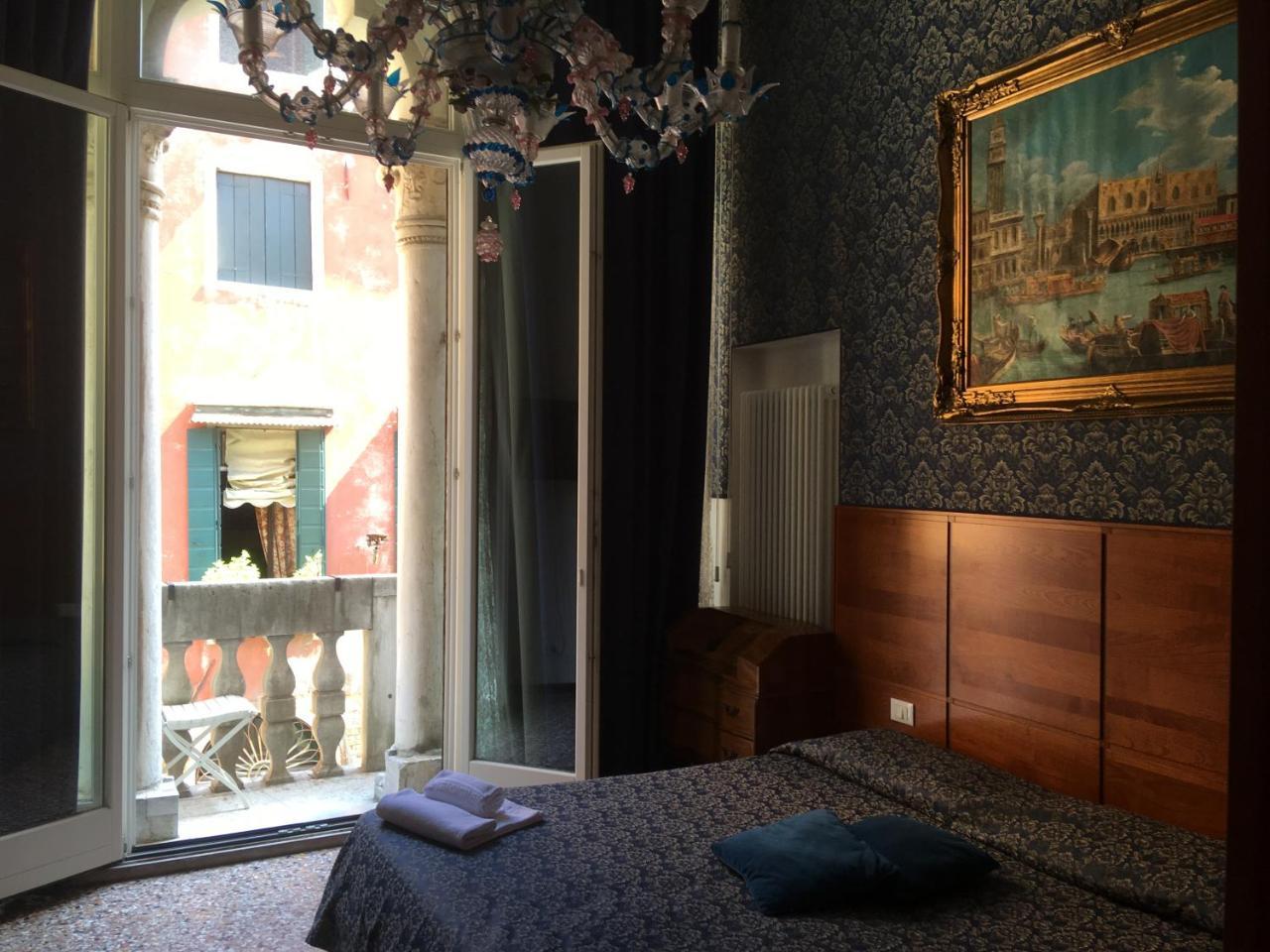 Double Room Balcony Canal View
