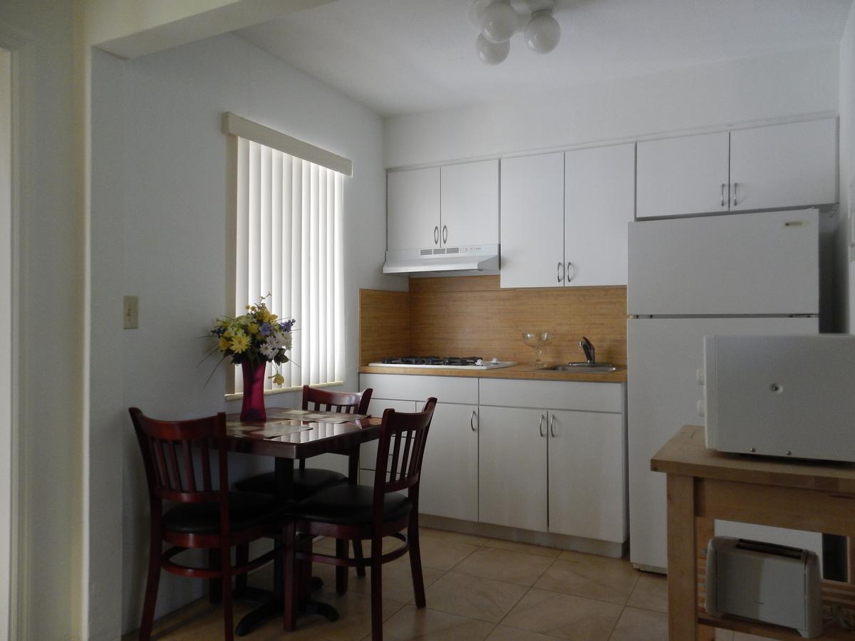 Studio Kitchen