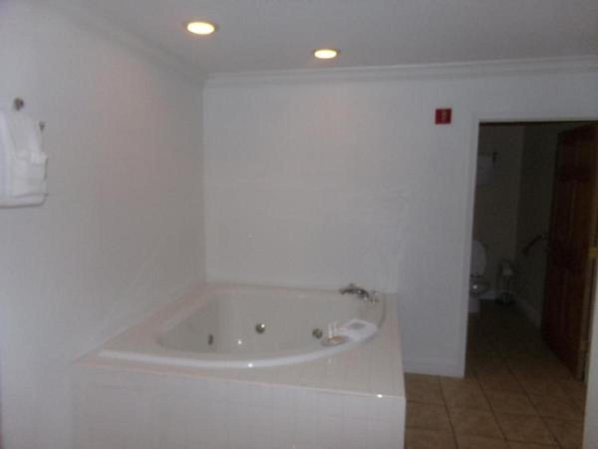 Interior King Room with Jacuzzi