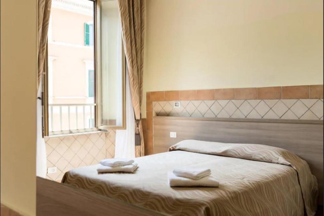 Double or Twin Room Private Bathroom