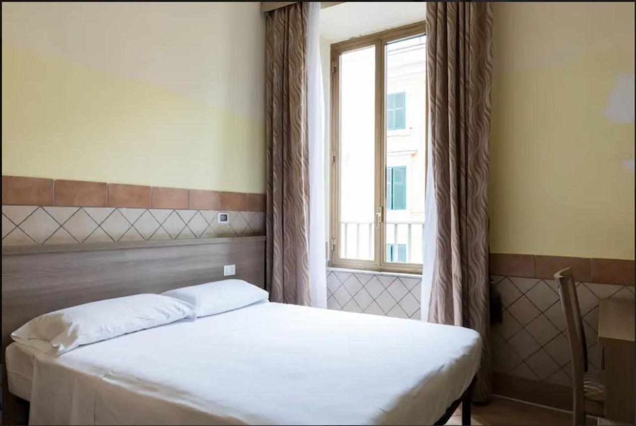 Double or Twin Room Private Bathroom