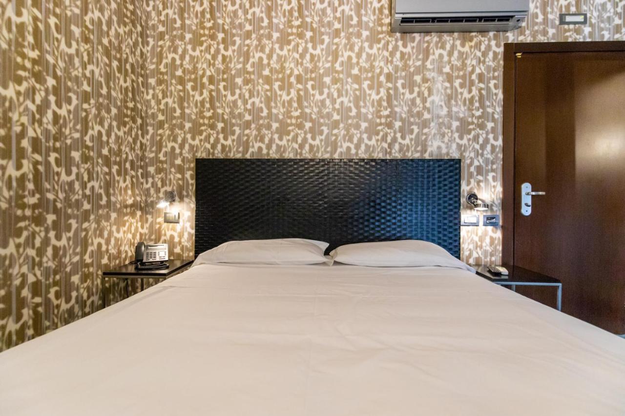 Standard Double Room,1139526310:JPEG