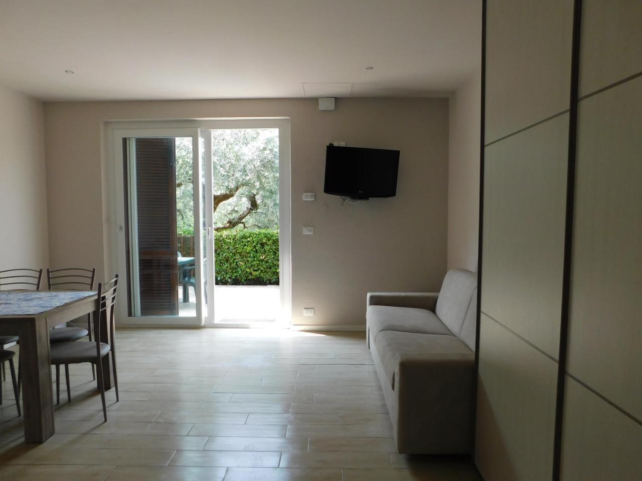 Two-Bedroom Apartment Private Hot Tub