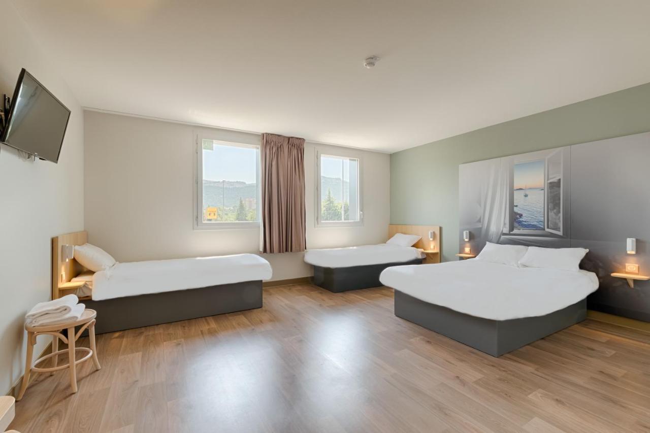 Quadruple Room Disability Access,573591036:JPEG