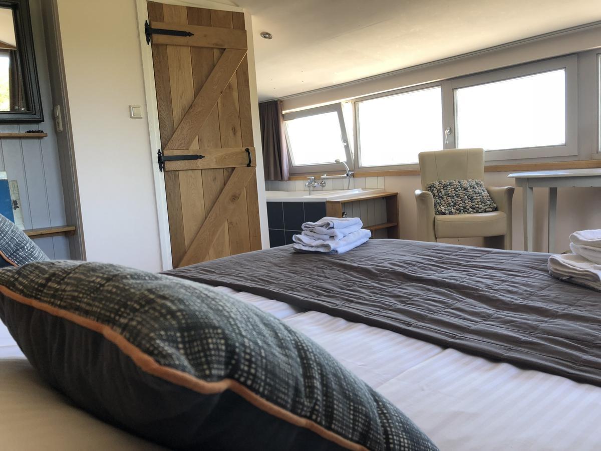 Twin Room Bath
