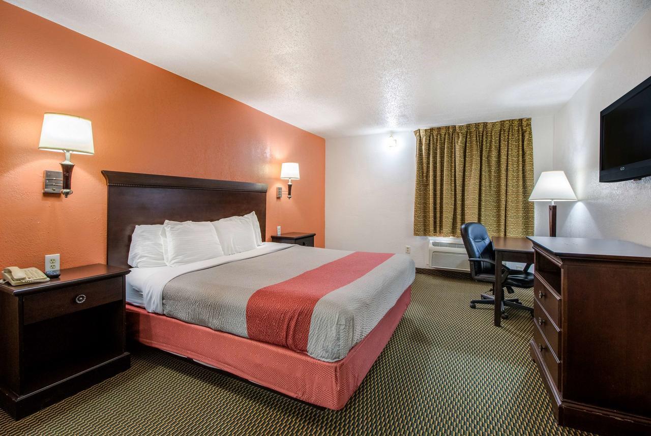 Deluxe King Room Non-Smoking