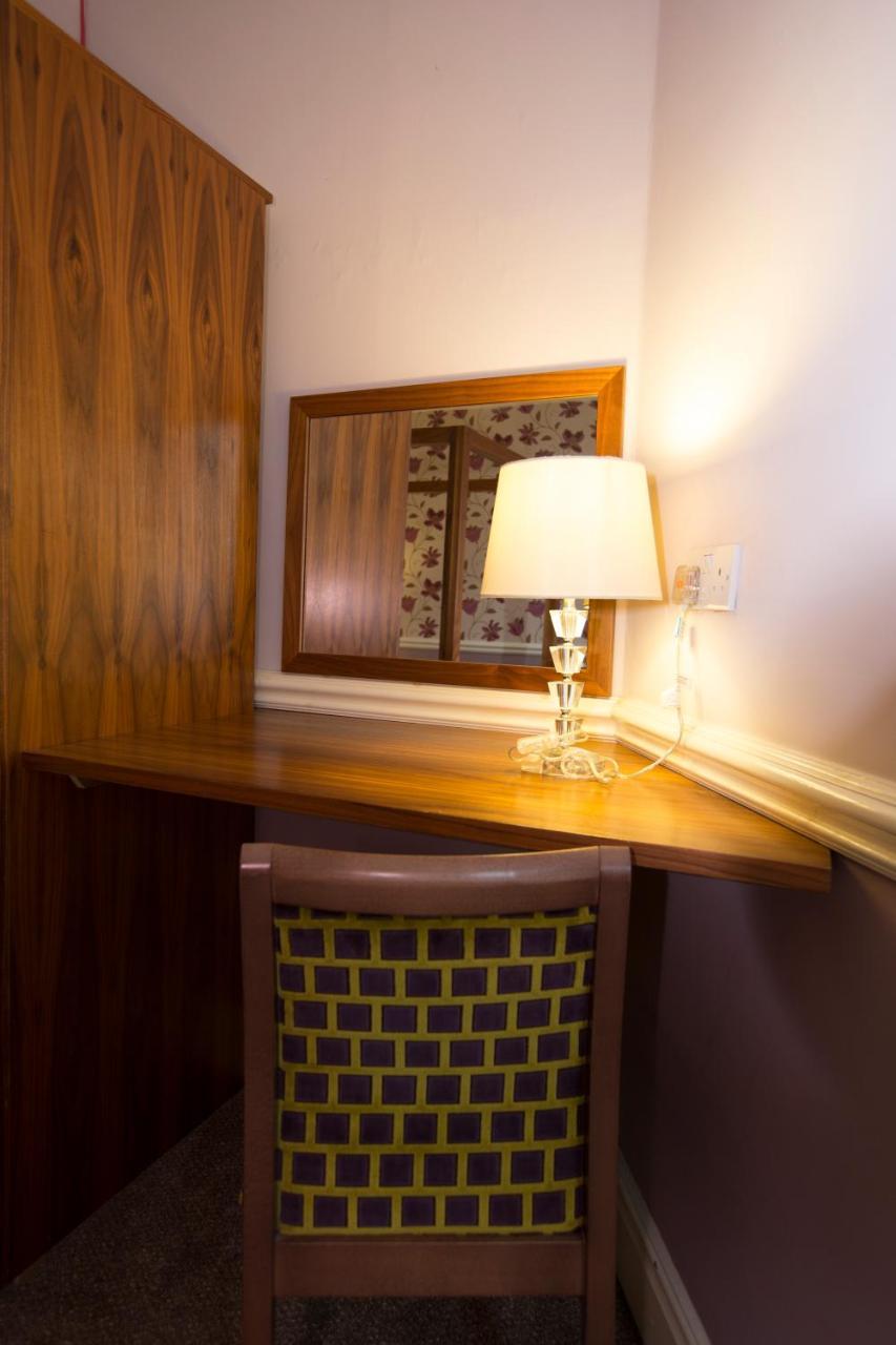 Double Room Four Poster Bed