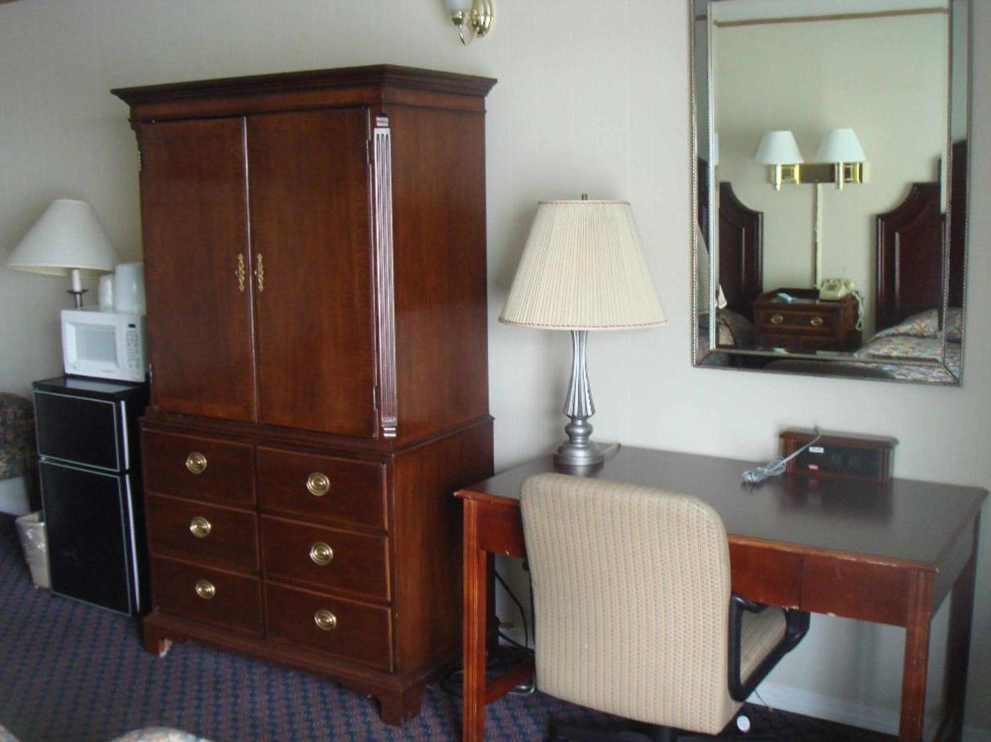 Standard King Room Non-Smoking