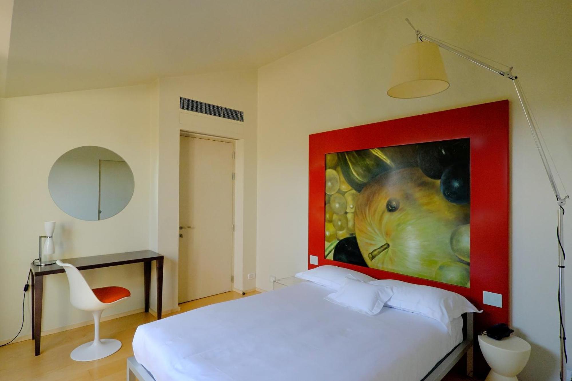 Deluxe Single Room Small Double Bed