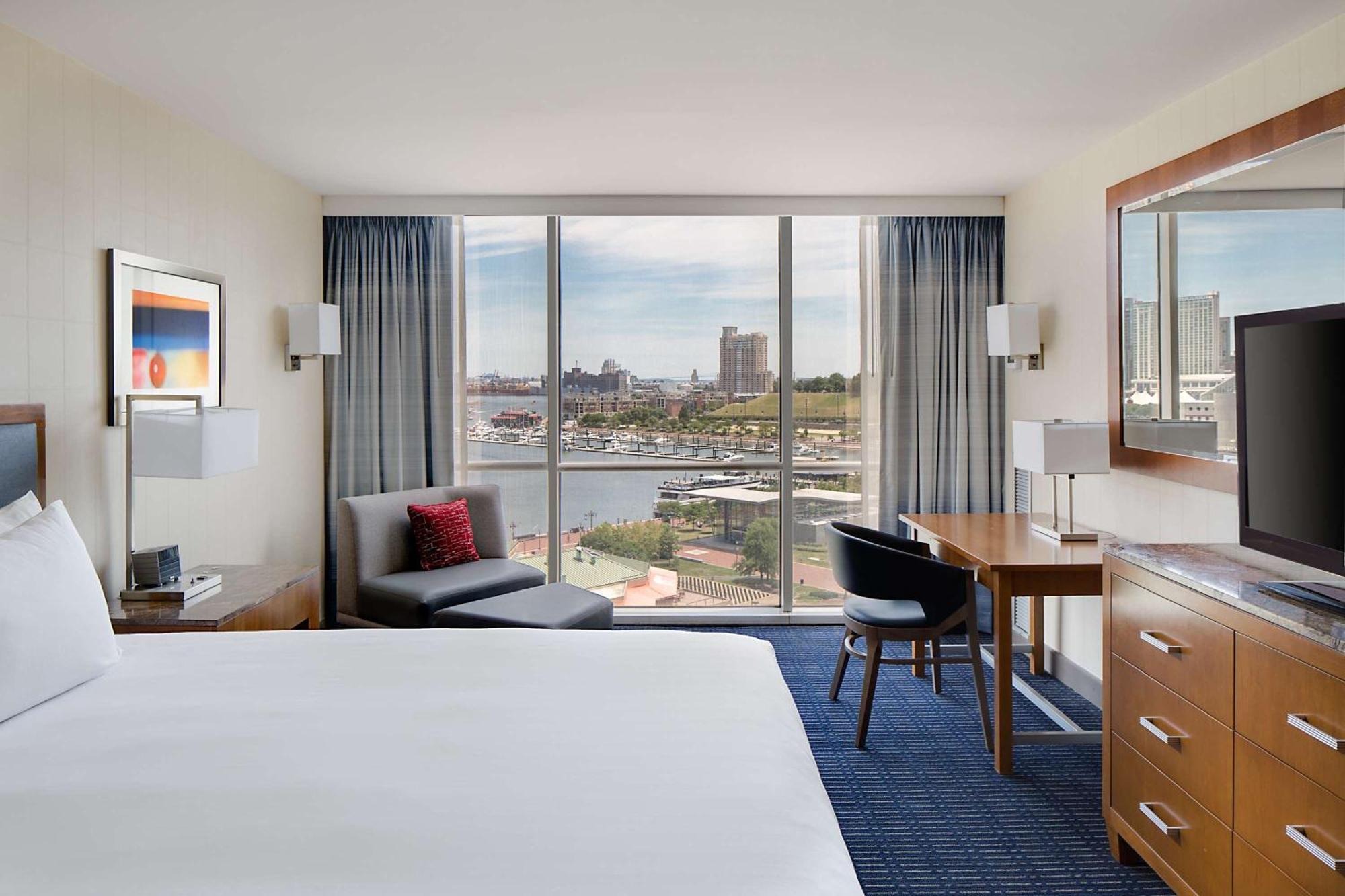 Queen Room Harbor View High Floor