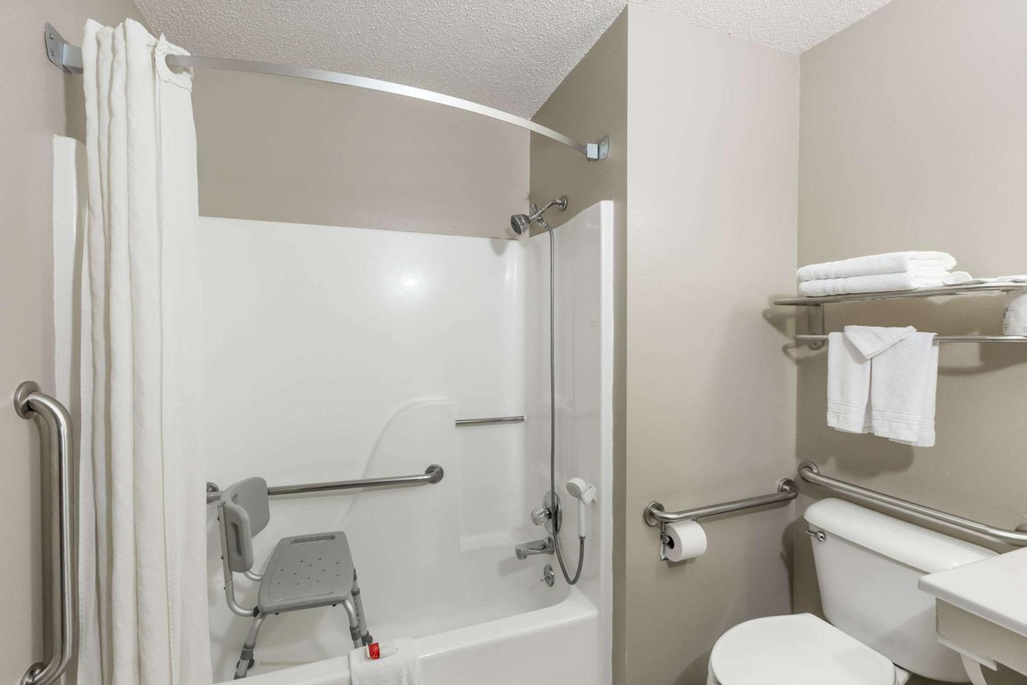 Queen Room Disability Access or Non-Smoking