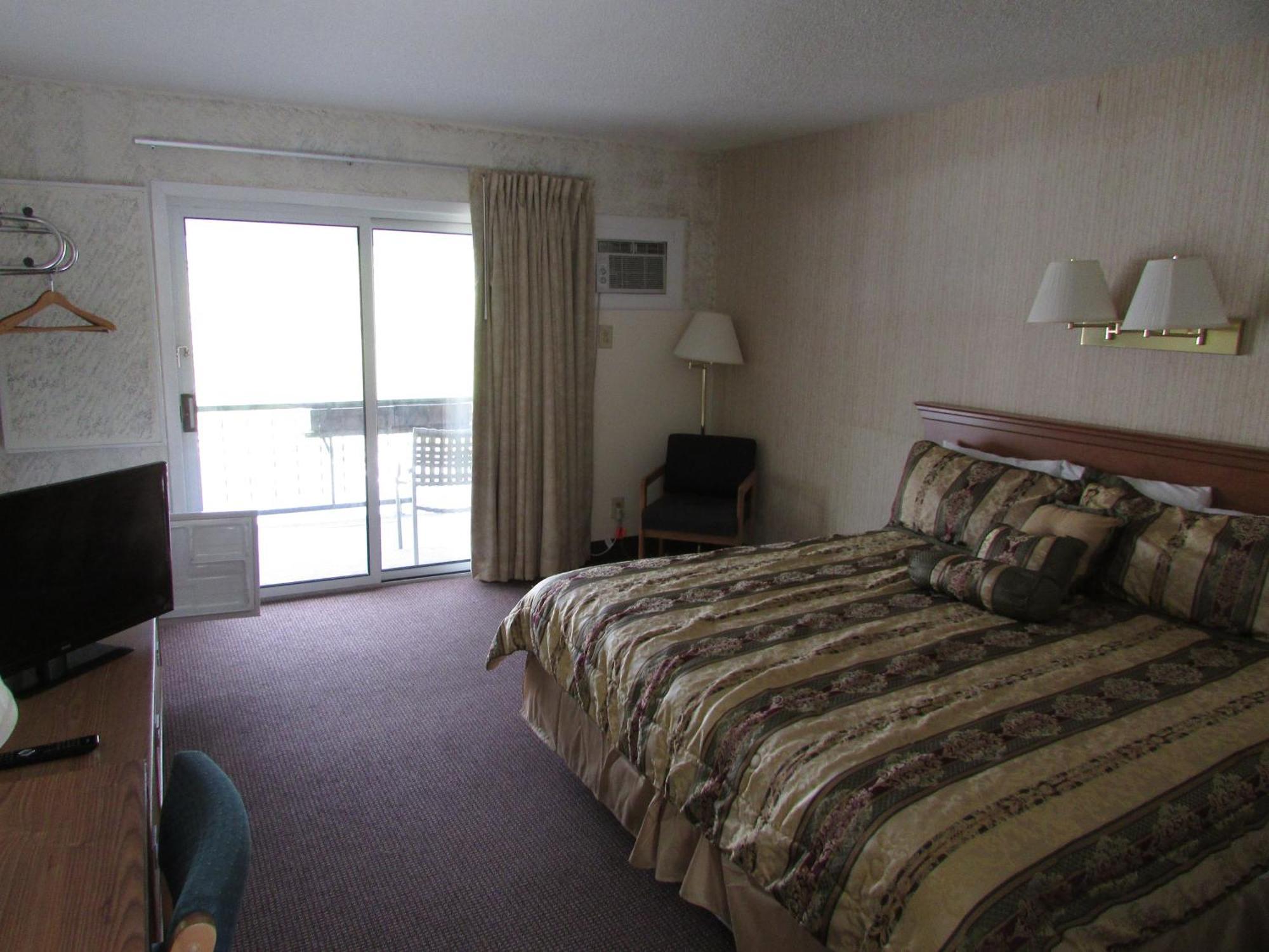 Standard King Room