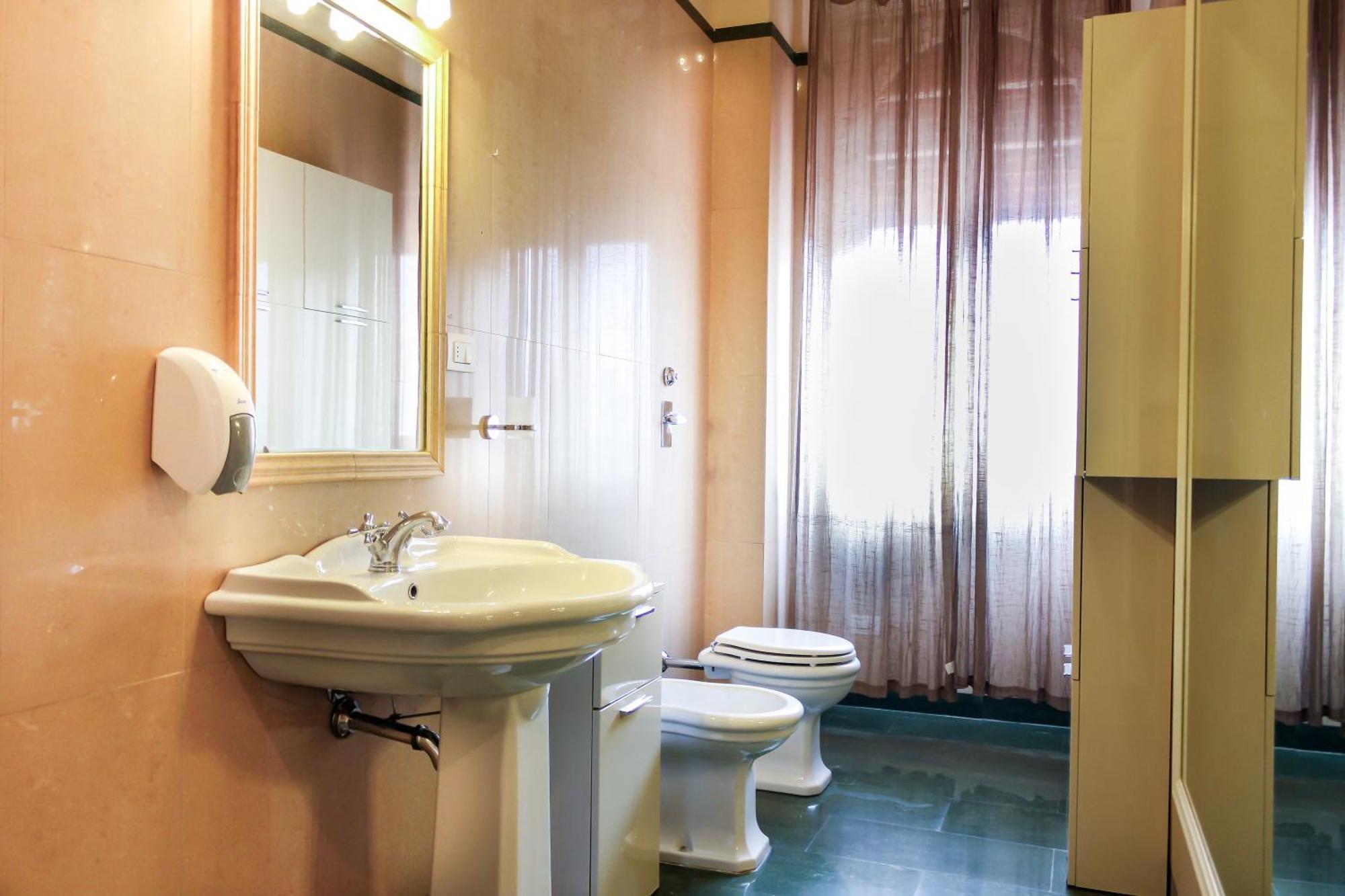 Quarto Triplo com Casa de Banho Privativa