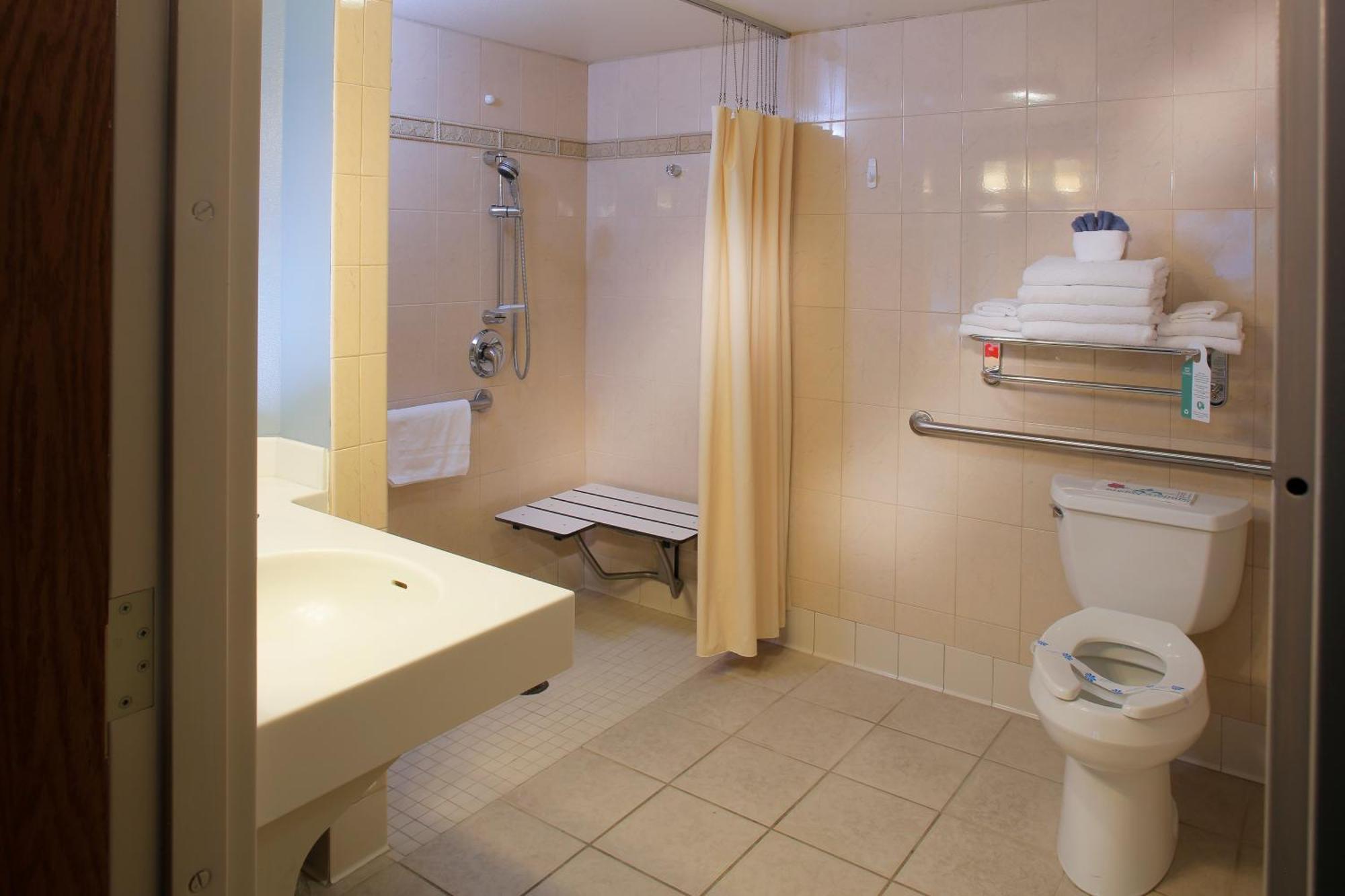 Queen Room 2 Queen Beds Partial Sea View Disability Access