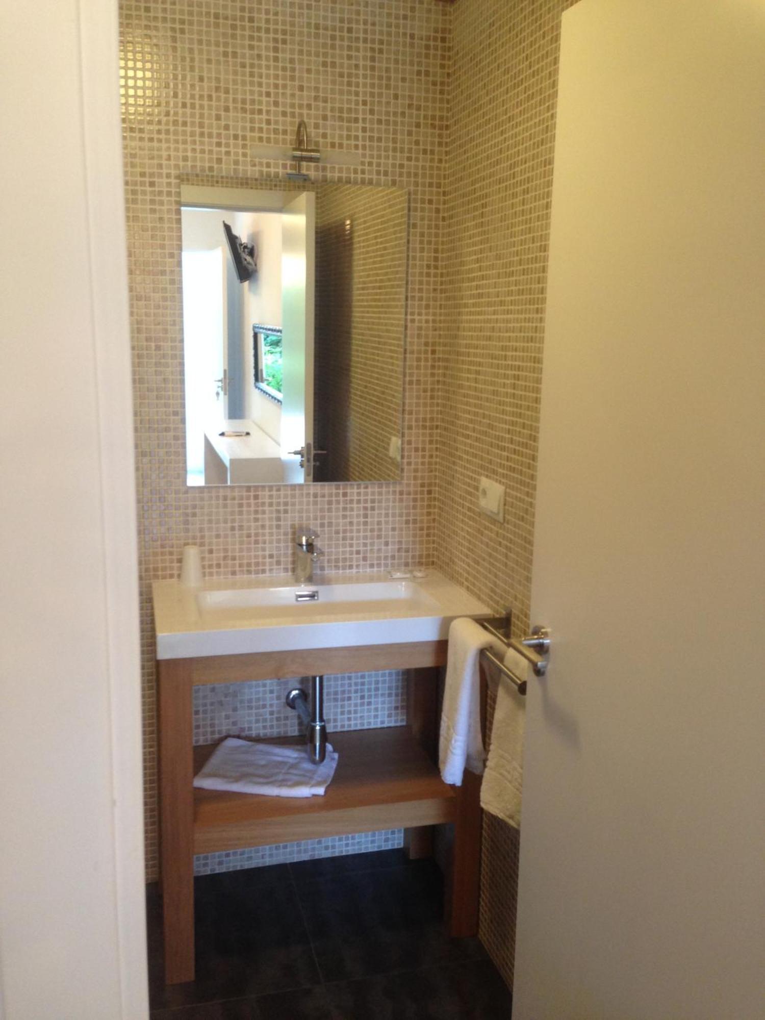 Quarto Individual com Chuveiro