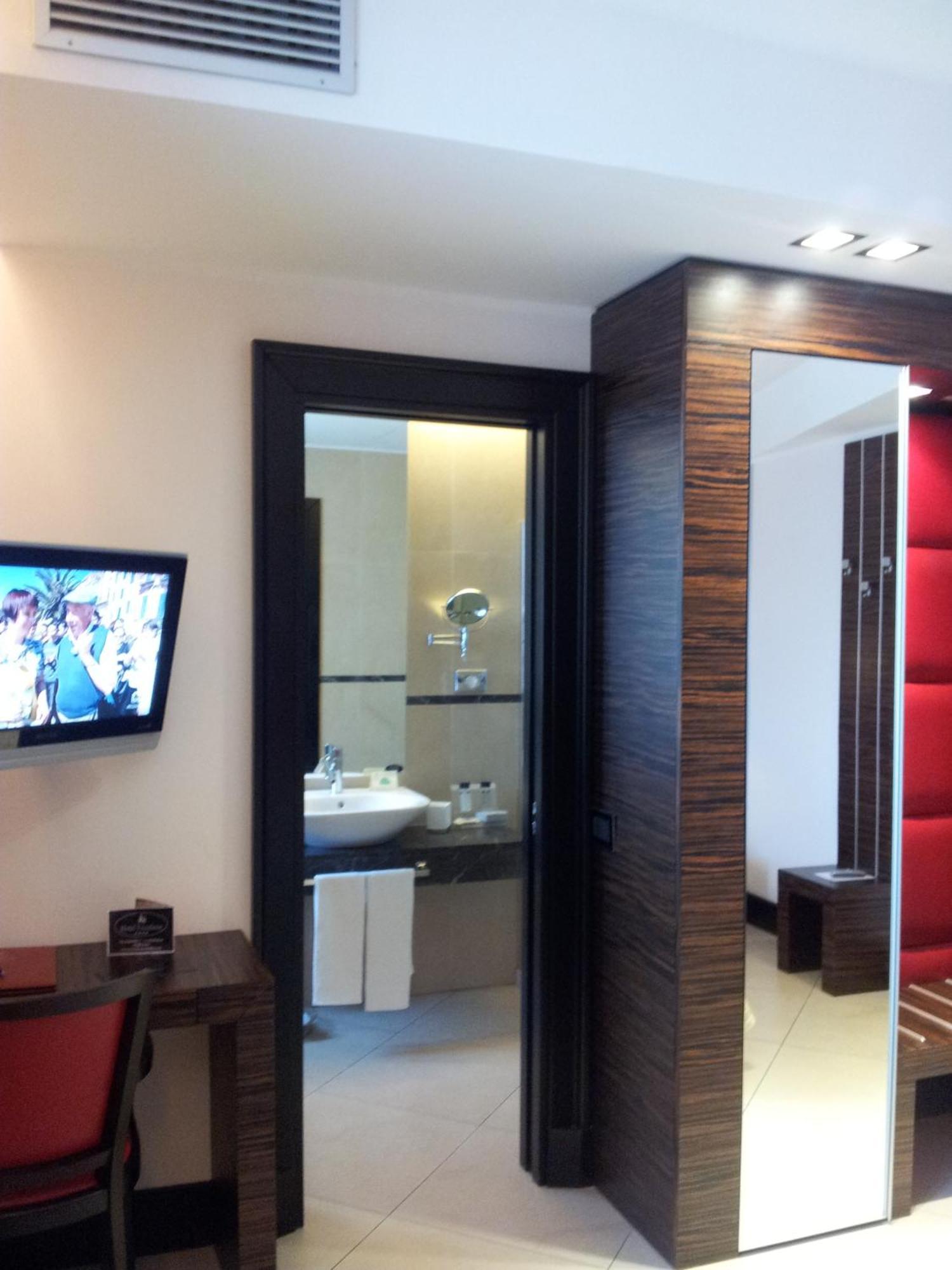 Double or Twin Room Sea View