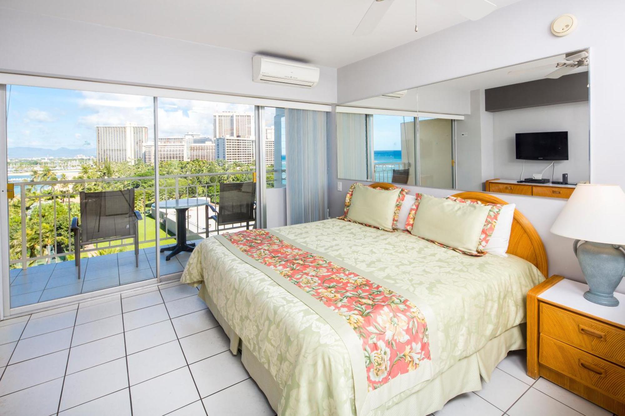 Studio Deluxe Ocean View Room