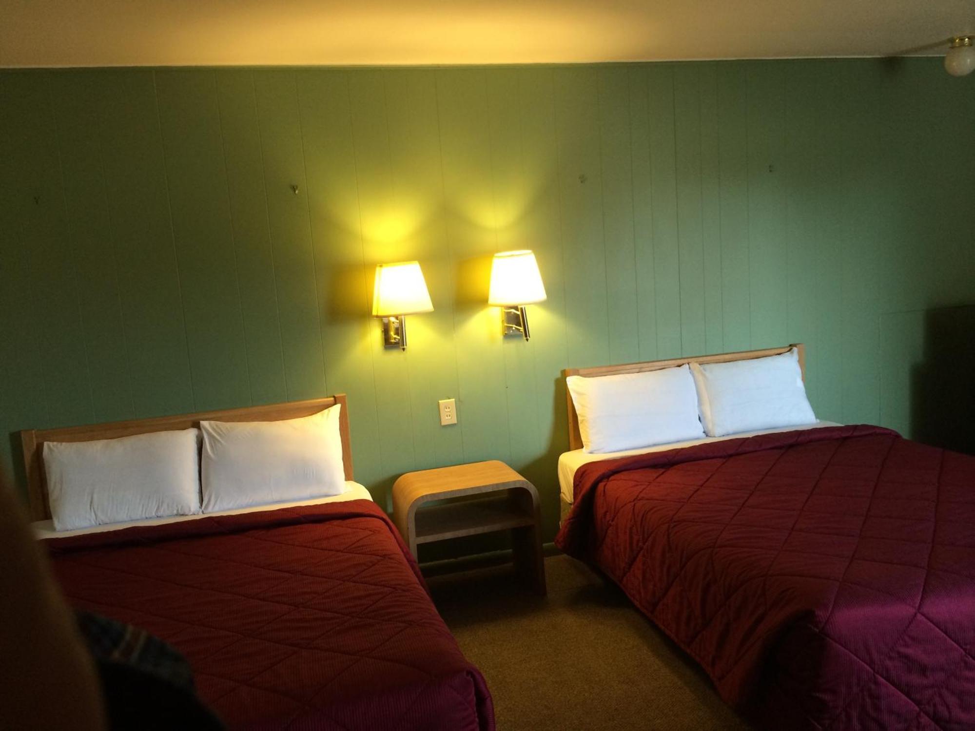 Queen Room Two Queen Beds Non-Smoking