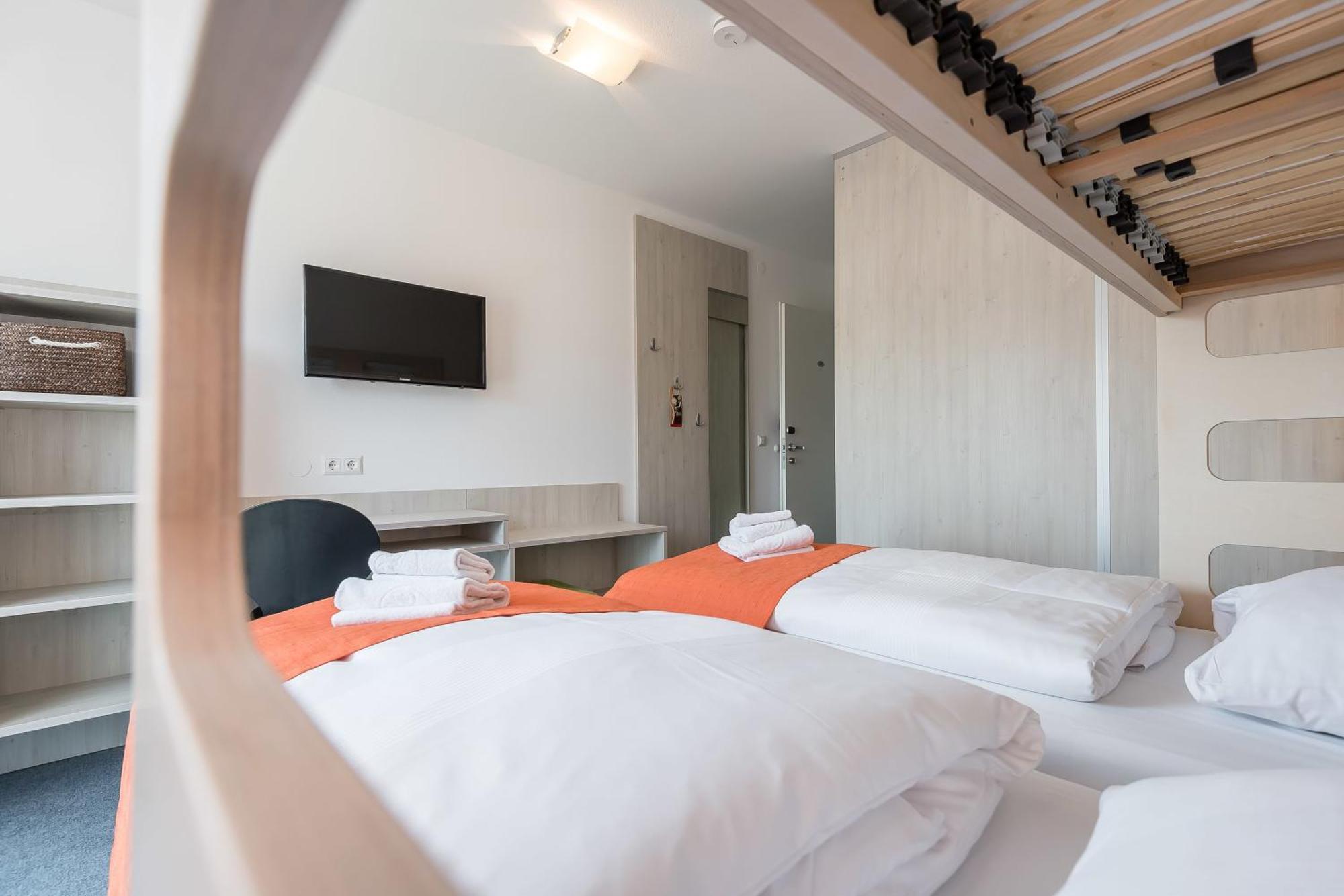Zweibettzimmer mit Hochbett