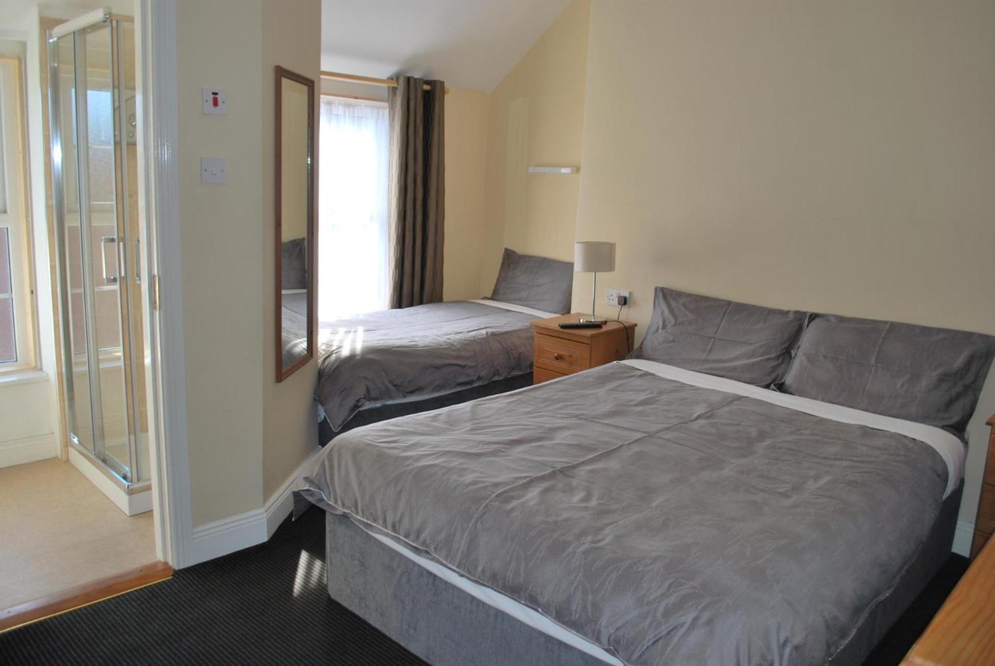 Triple Room Private Bathroom