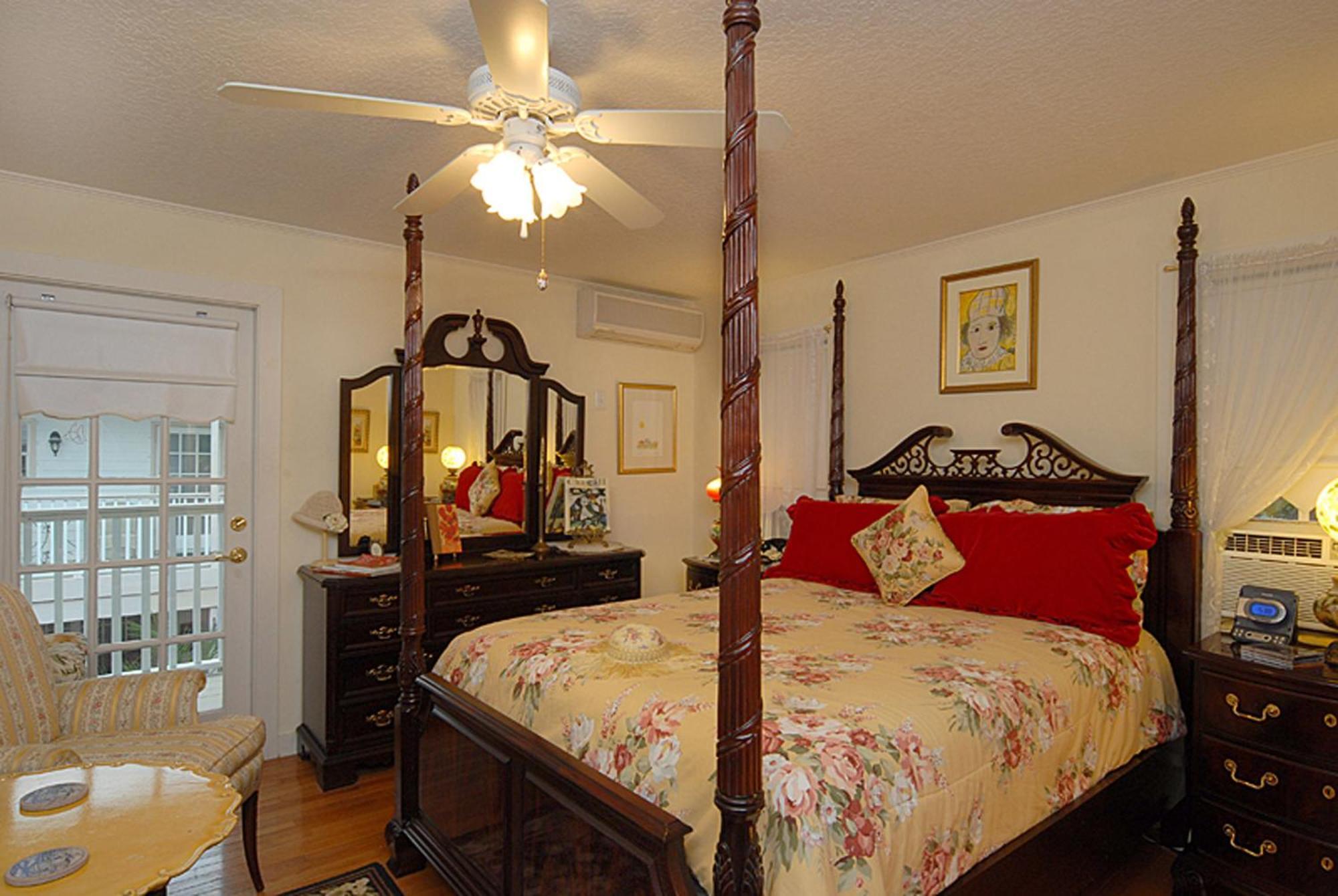 Queen Room Private Balcony