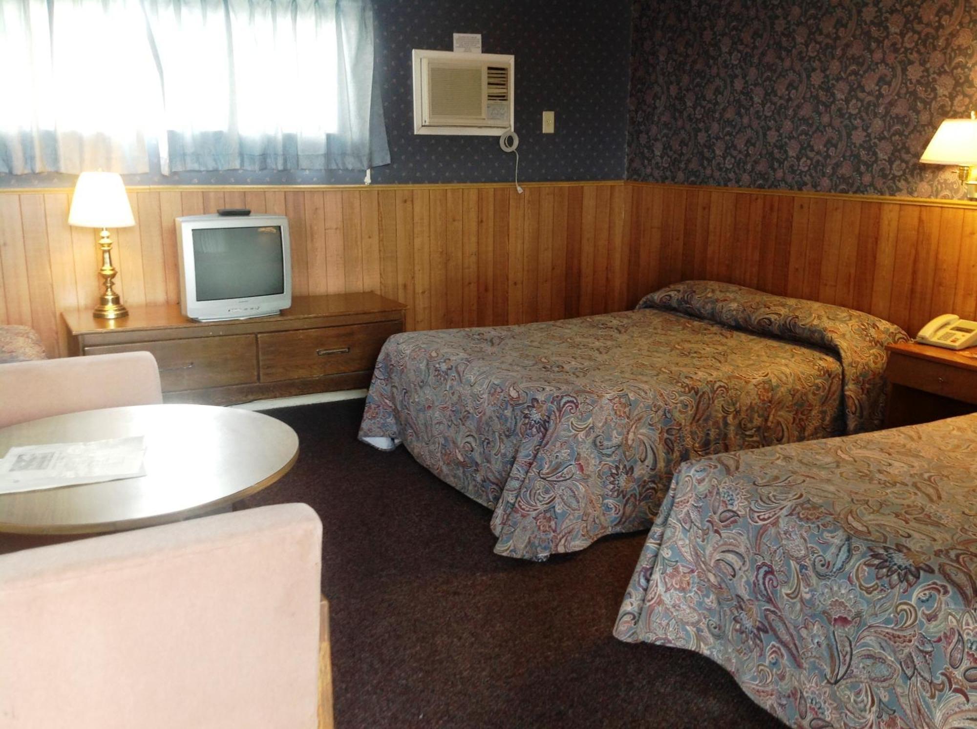 Queen Room Two Queen Beds