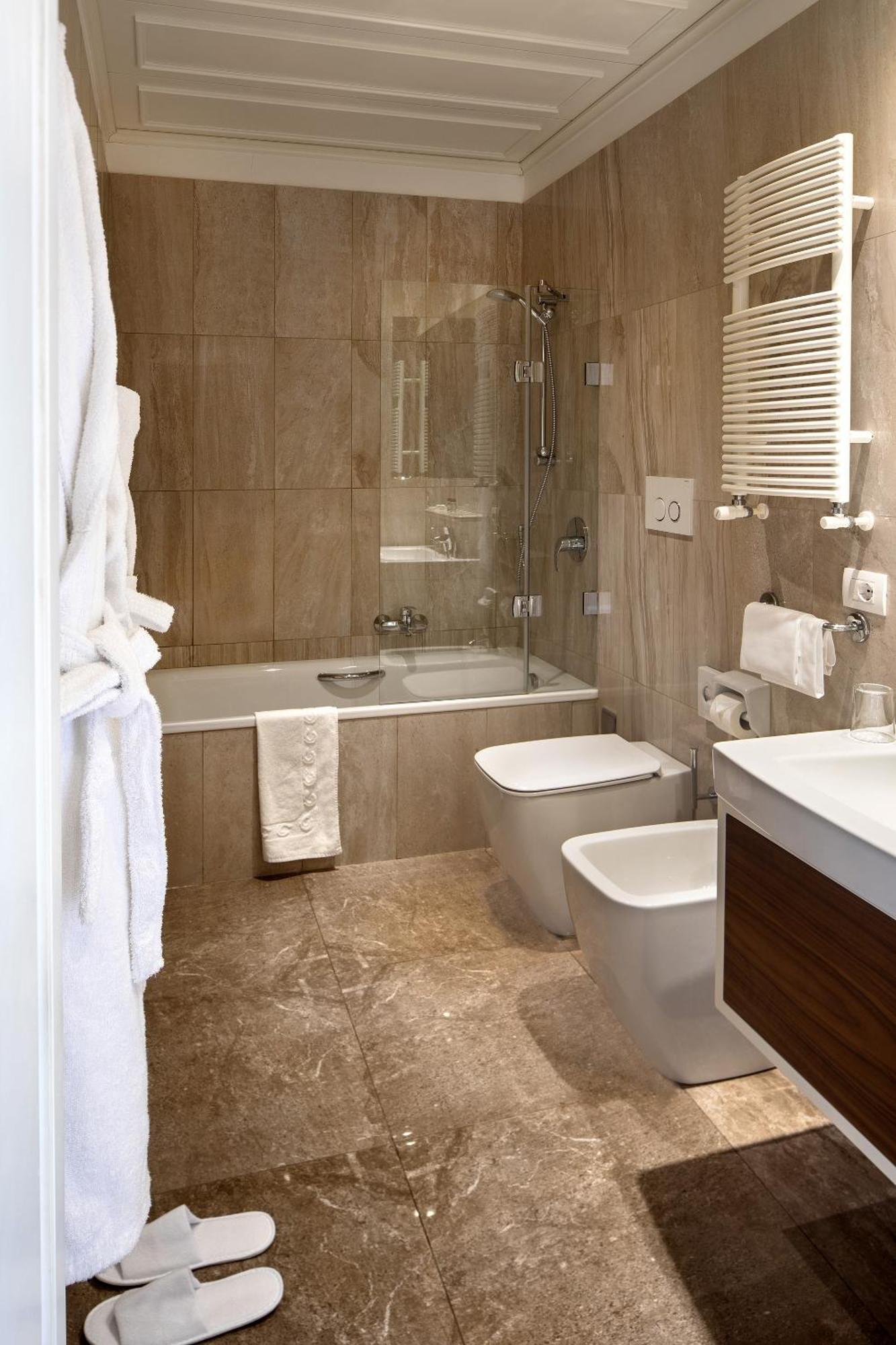 Double or Twin Room Sea View