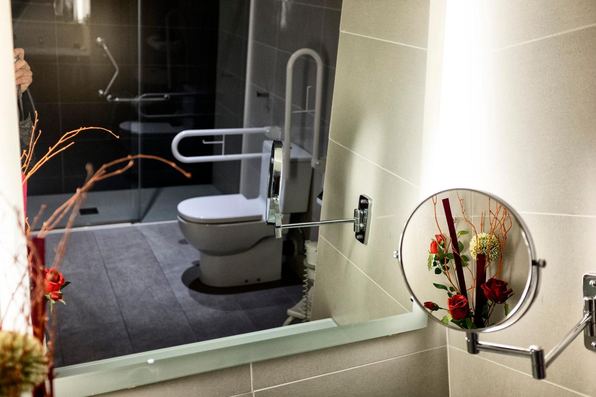 Double or Twin Room Disability Access