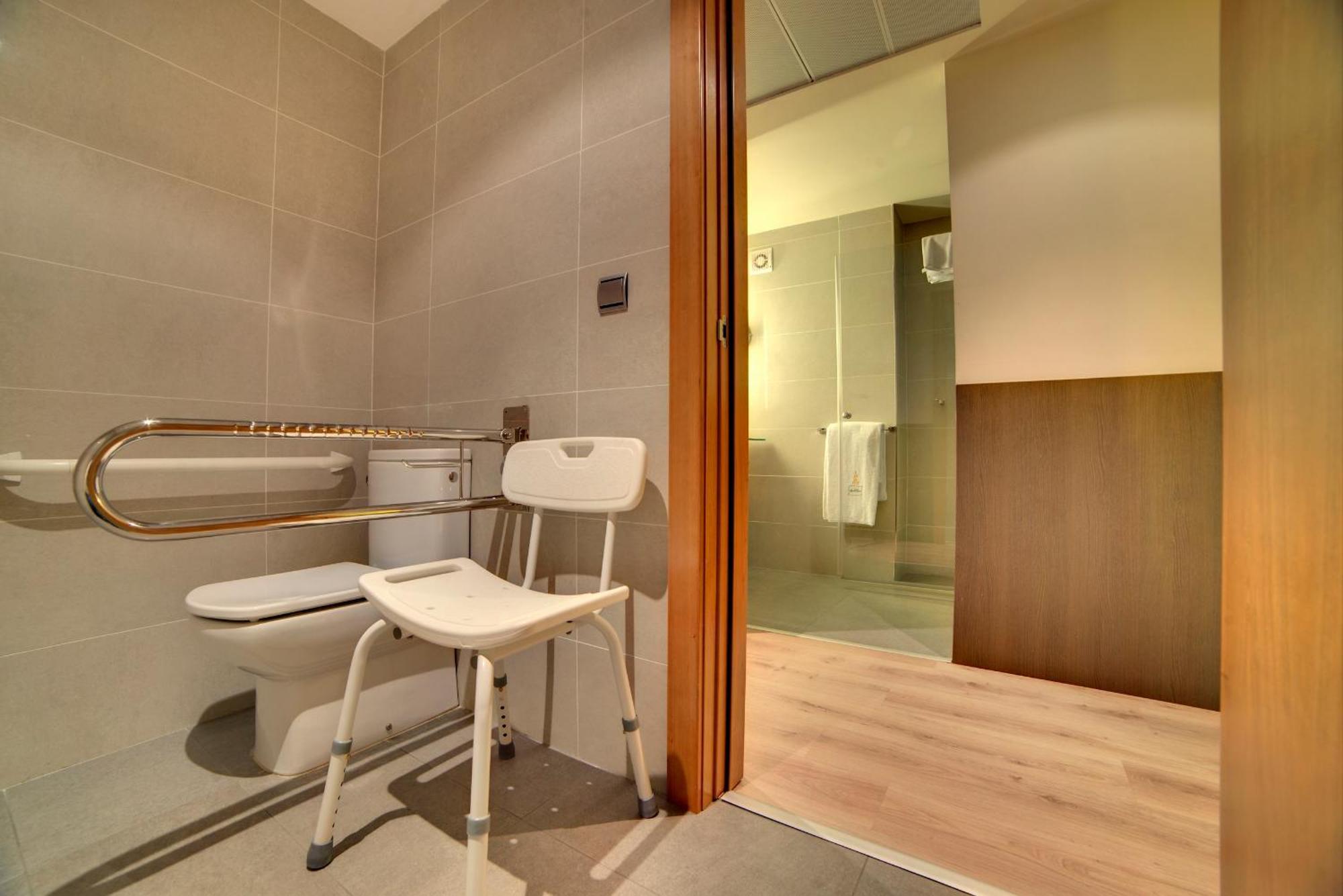 Double or Twin Room Disability Access