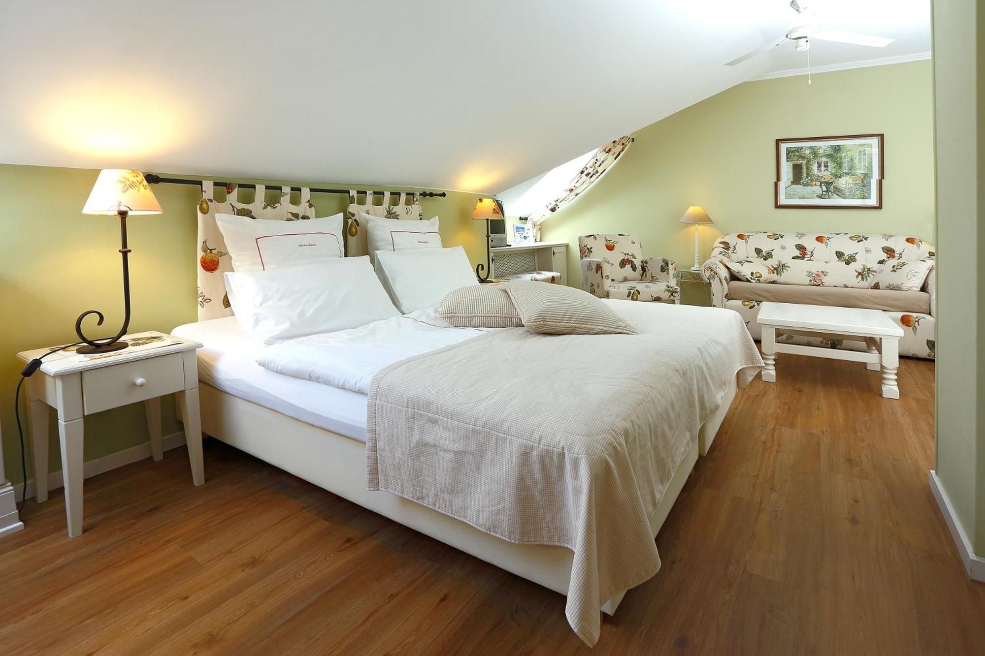 Blesius Garden Room
