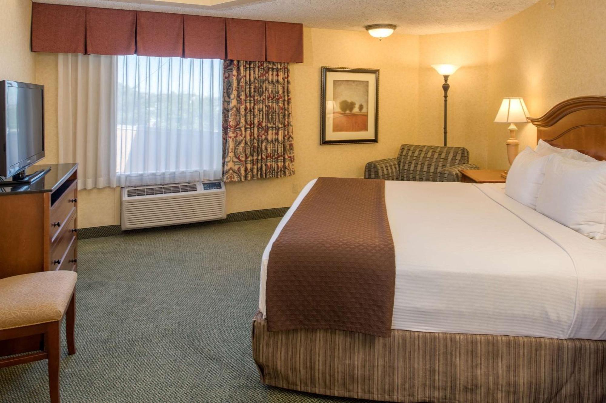 Economy Queen Room